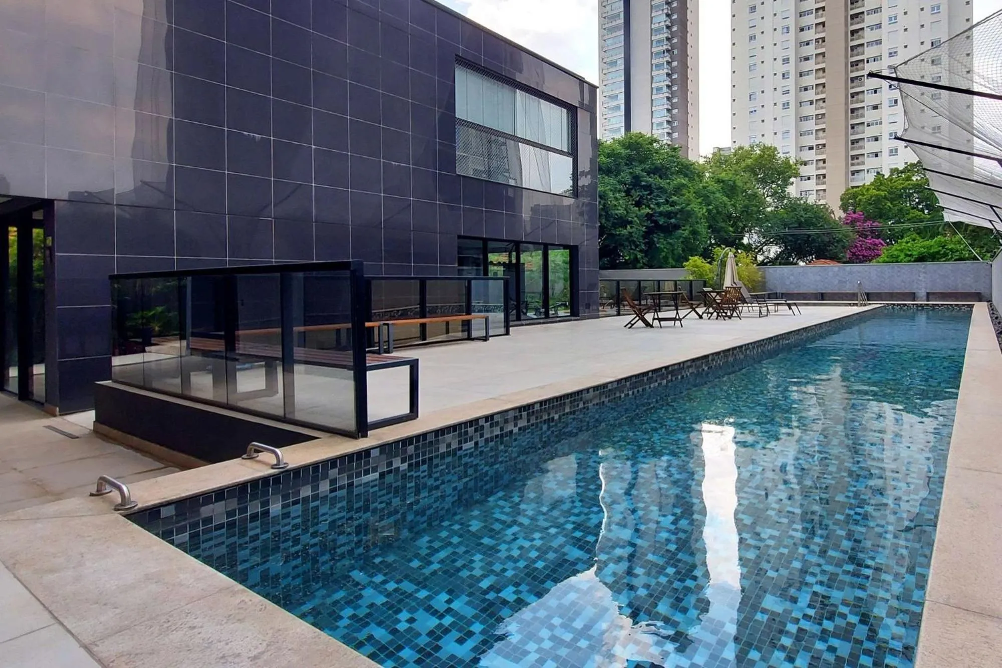 Swimming pool in VN Alvorada