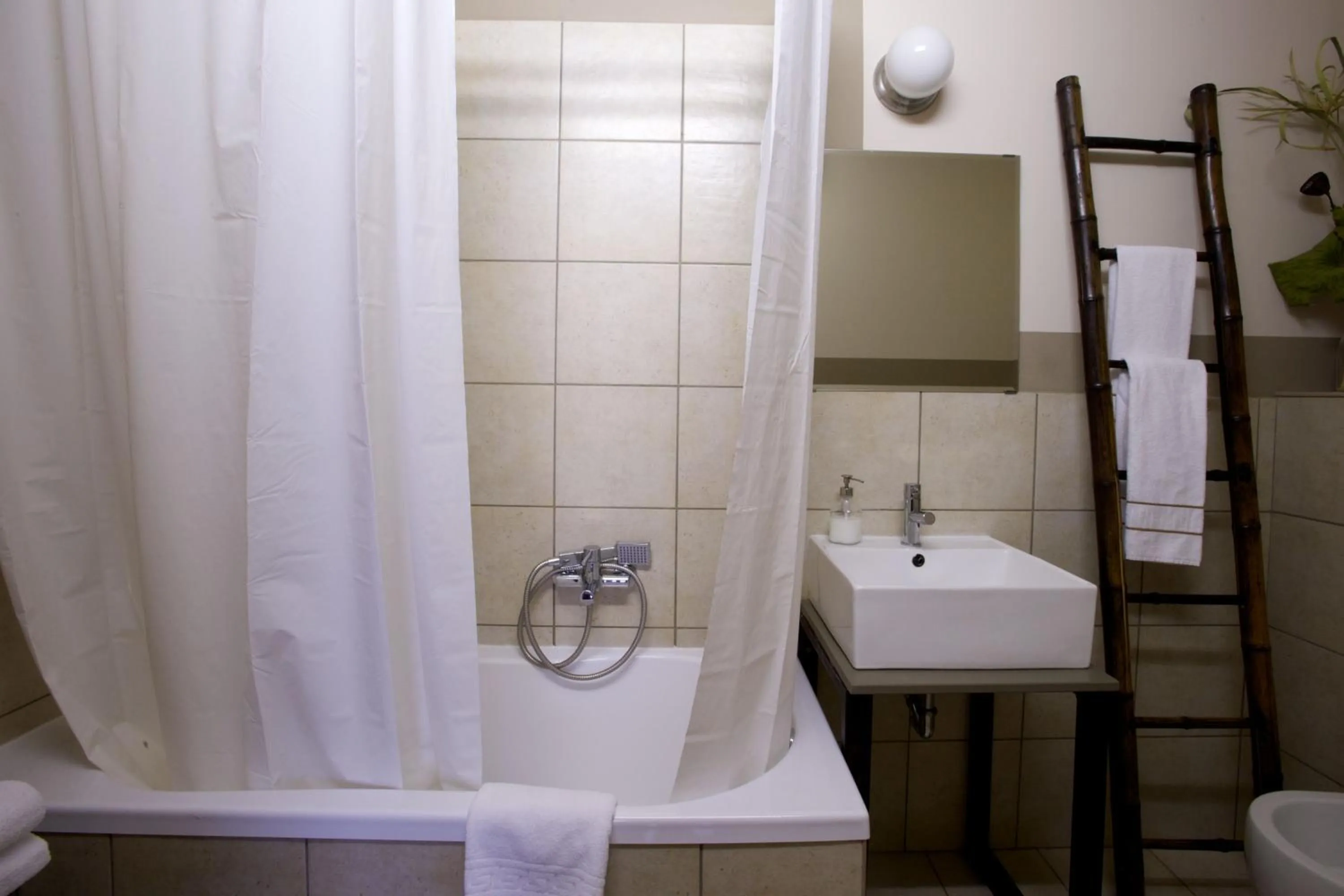 Bathroom in Bed+Art Milano Centrale