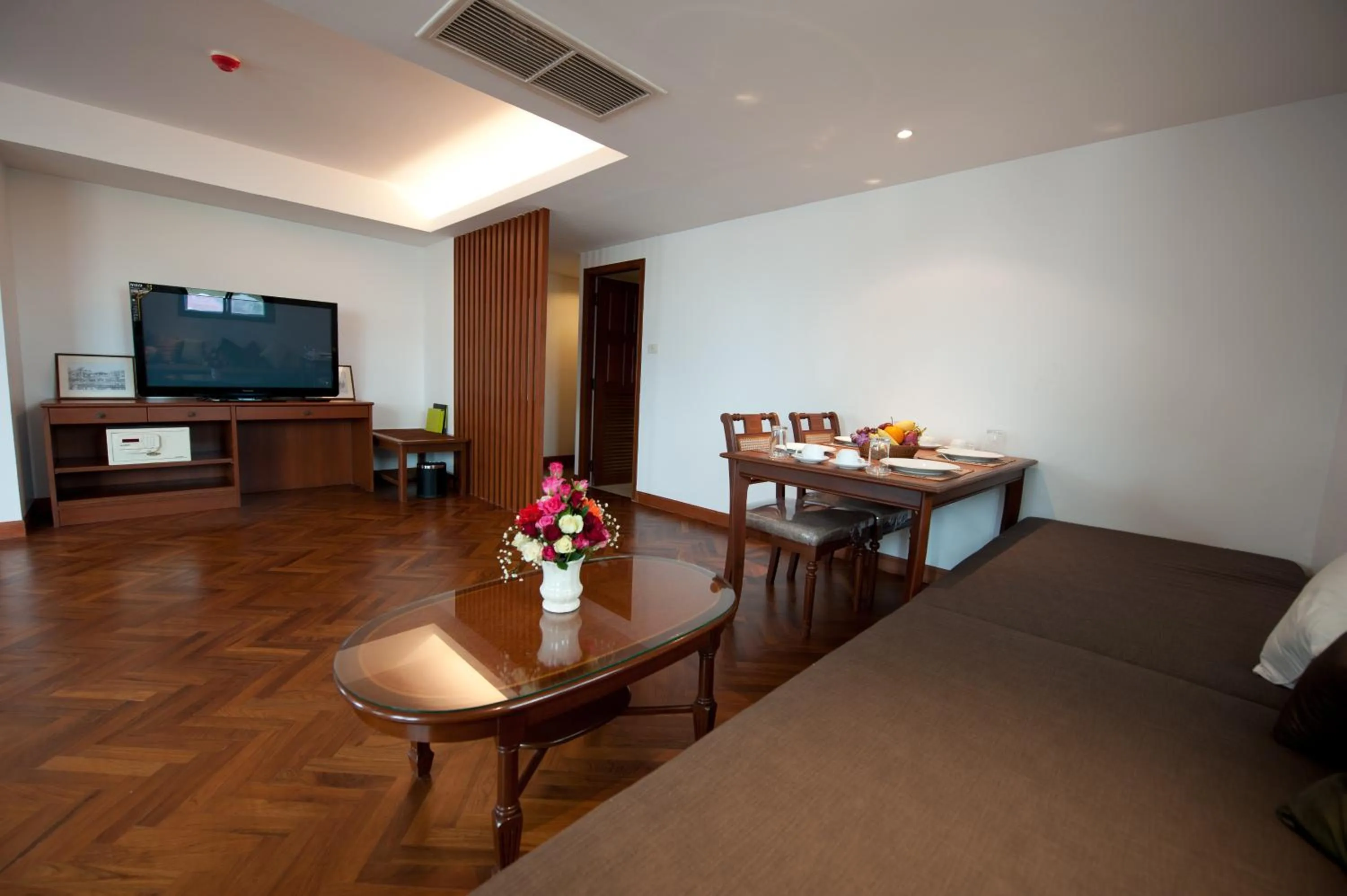 TV and multimedia in The Grand Sathorn