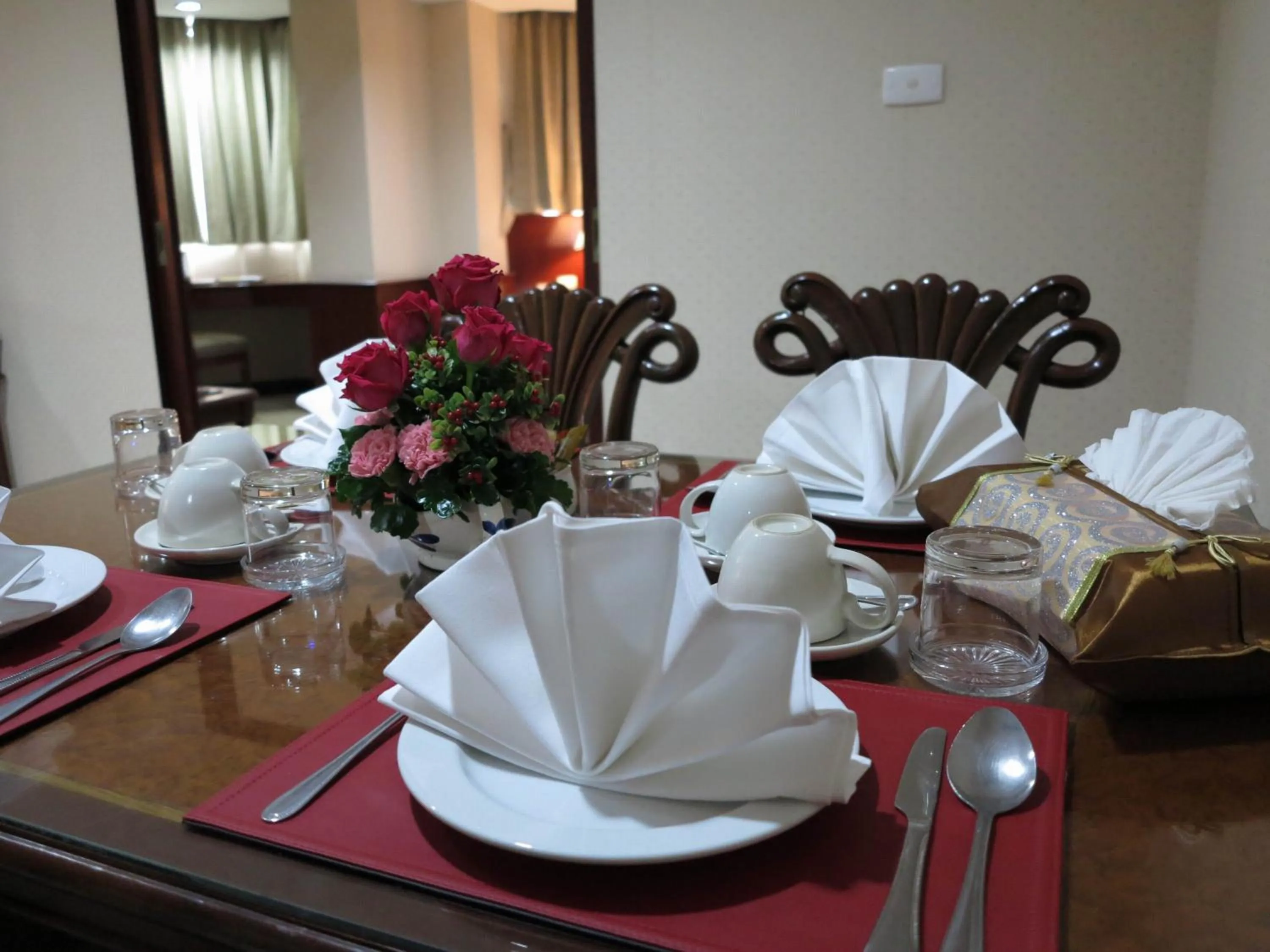 Dining area in The Grand Sathorn