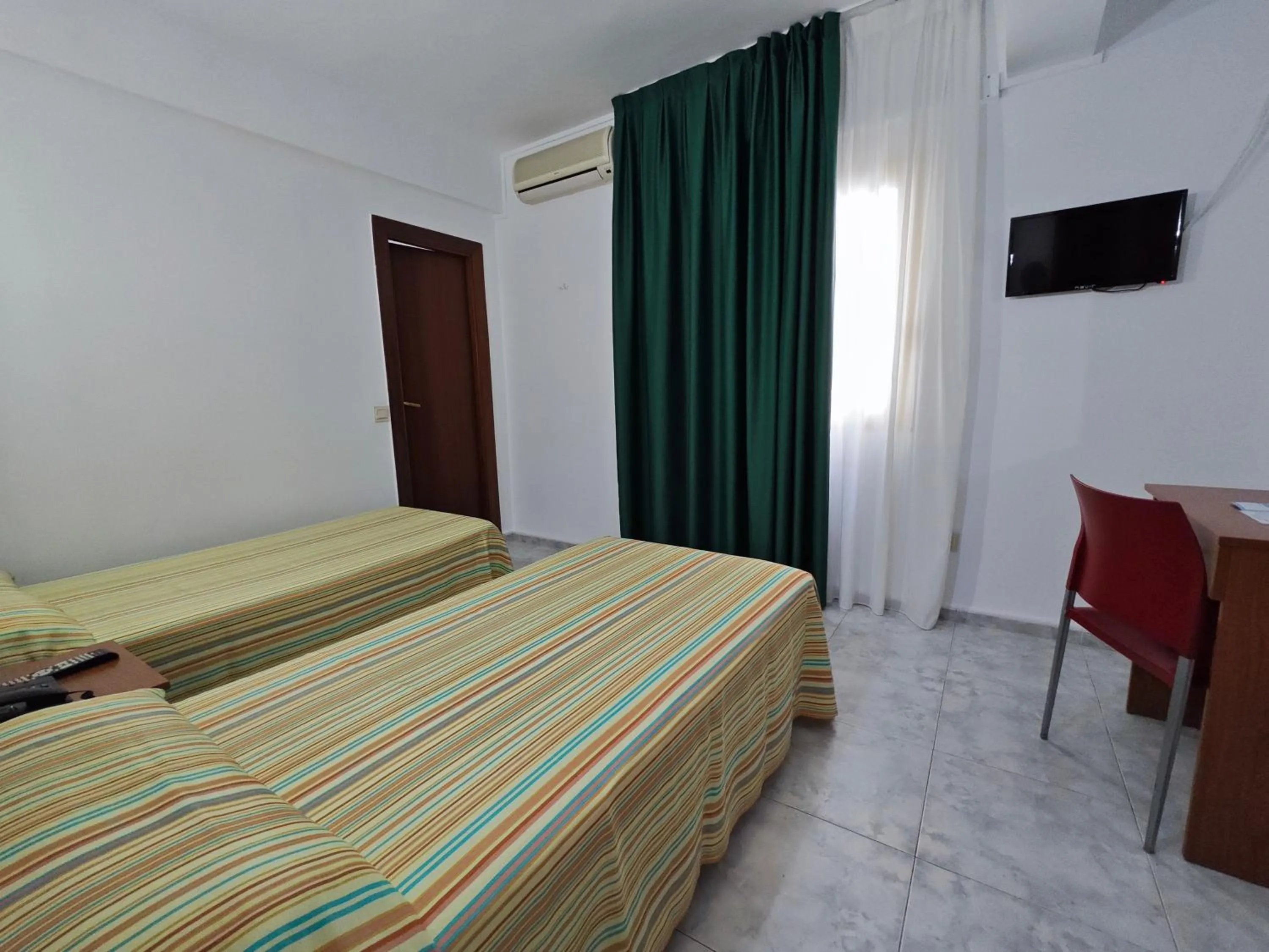 Photo of the whole room, Bed in Hotel Camposol