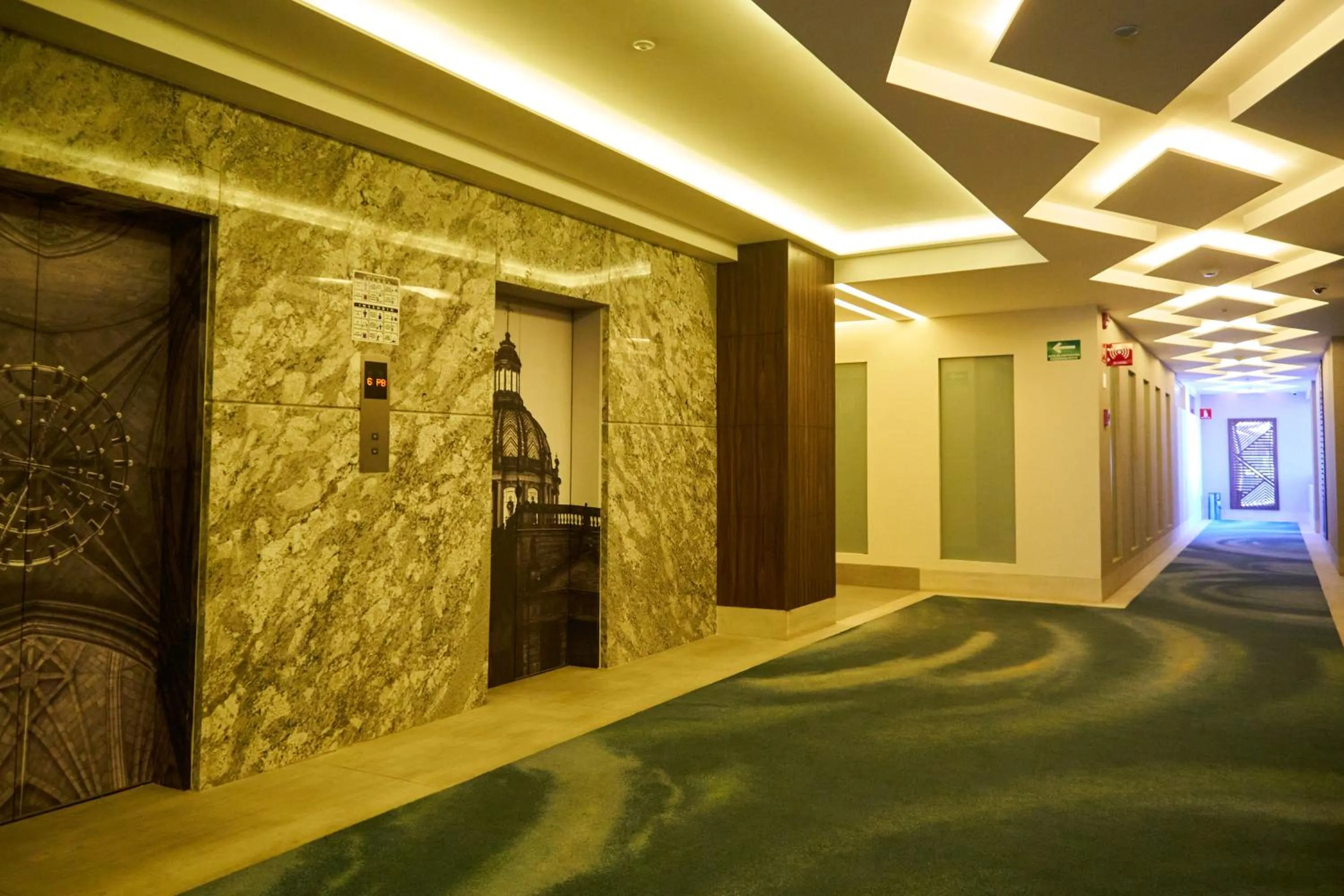 elevator in Hotel Antré Chapultepec