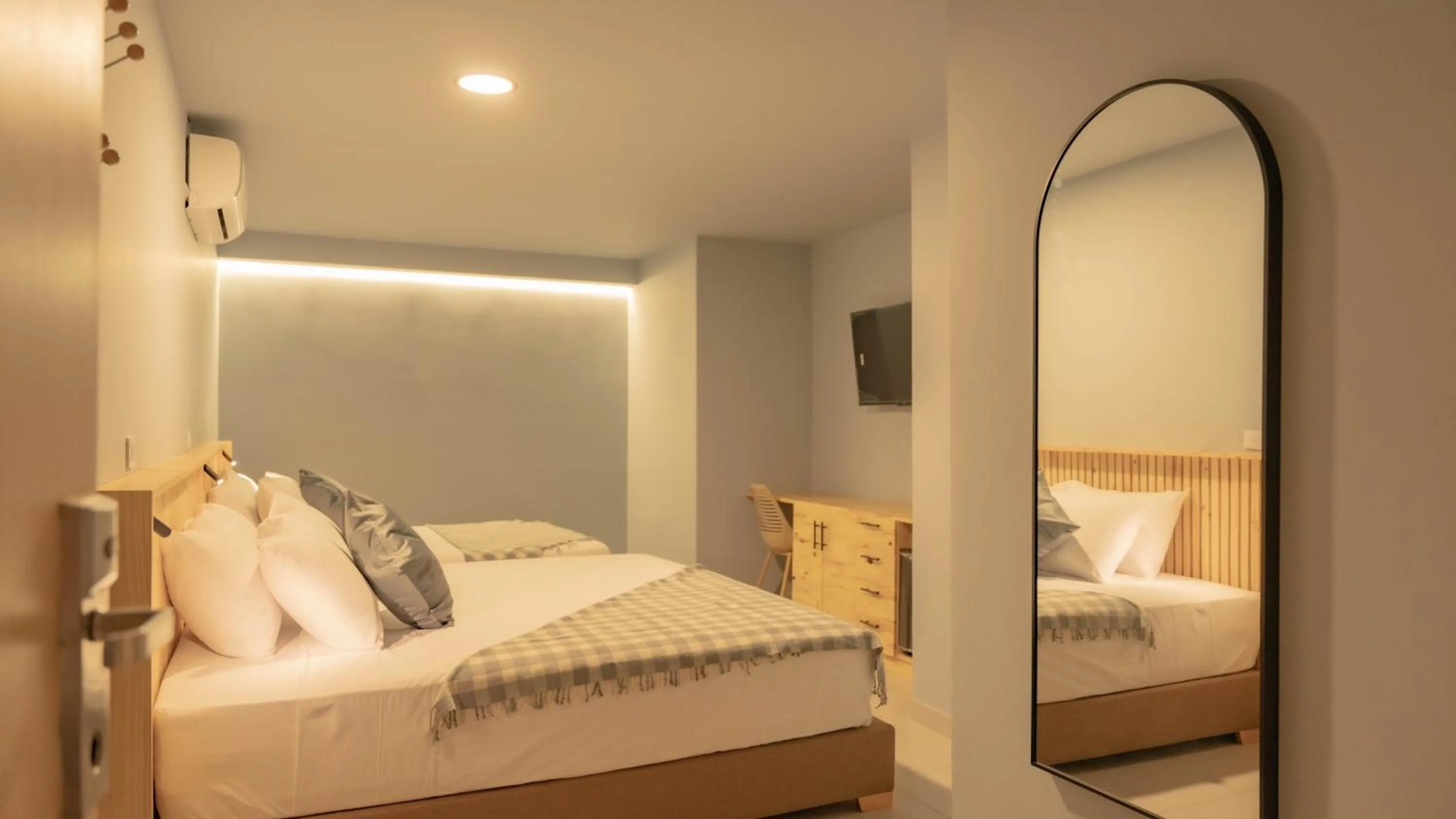 Photo of the whole room, Bed in Leviu by Bernalo Hotels