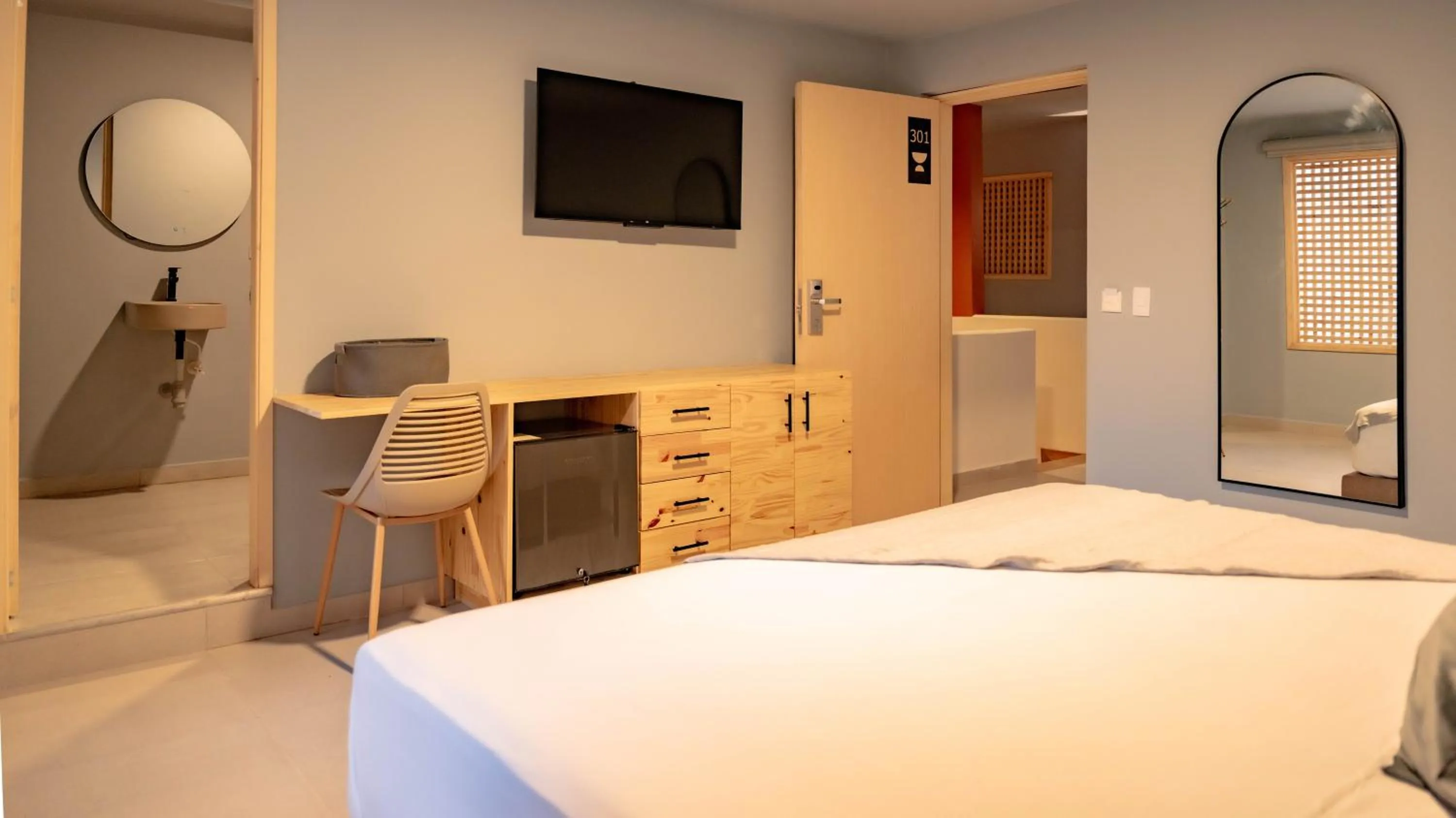 Photo of the whole room, Bed in Leviu by Bernalo Hotels