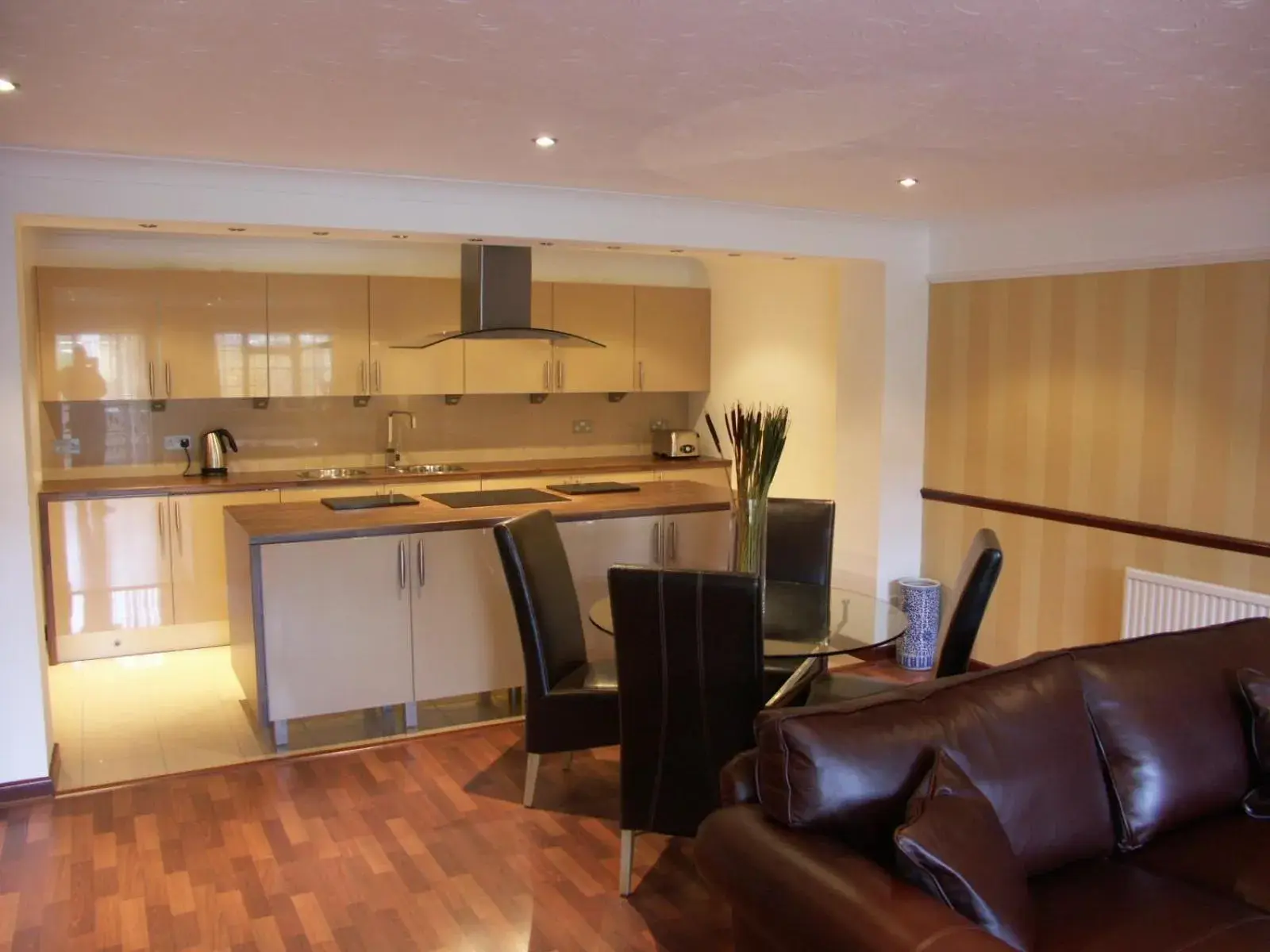 Two-Bedroom Apartment in Hollies Hotel Two-Bedroom Apartment in Hollies Hotel