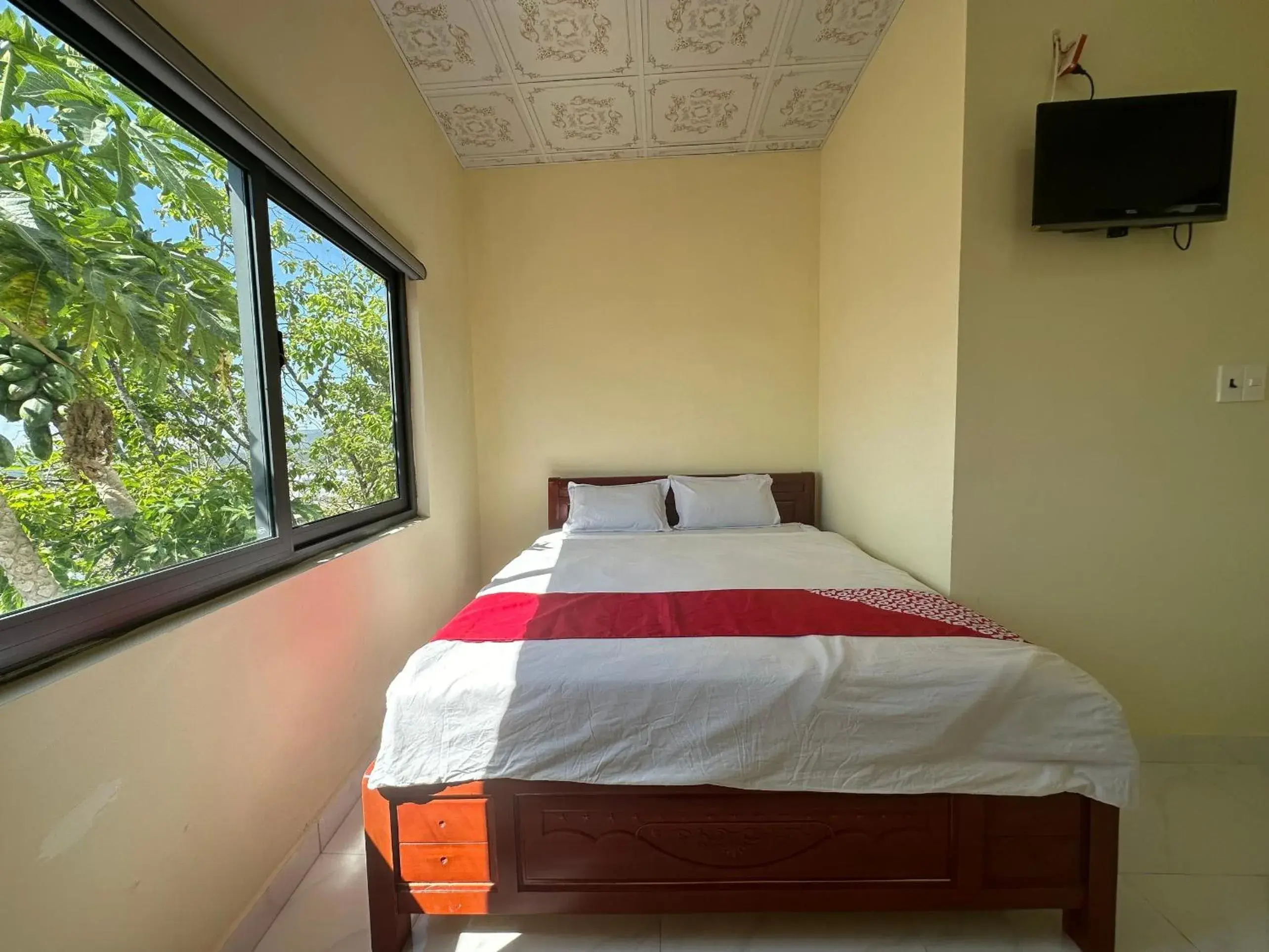 Superior Double Room in OYO 1228 Gia Hoang Homestay Superior Double Room in OYO 1228 Gia Hoang Homestay