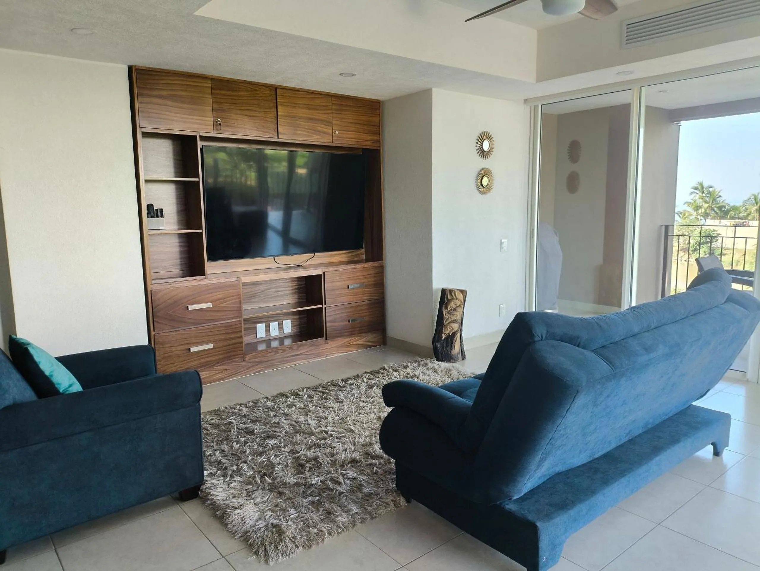 Communal lounge/ TV room in Grand Venetian Comfort