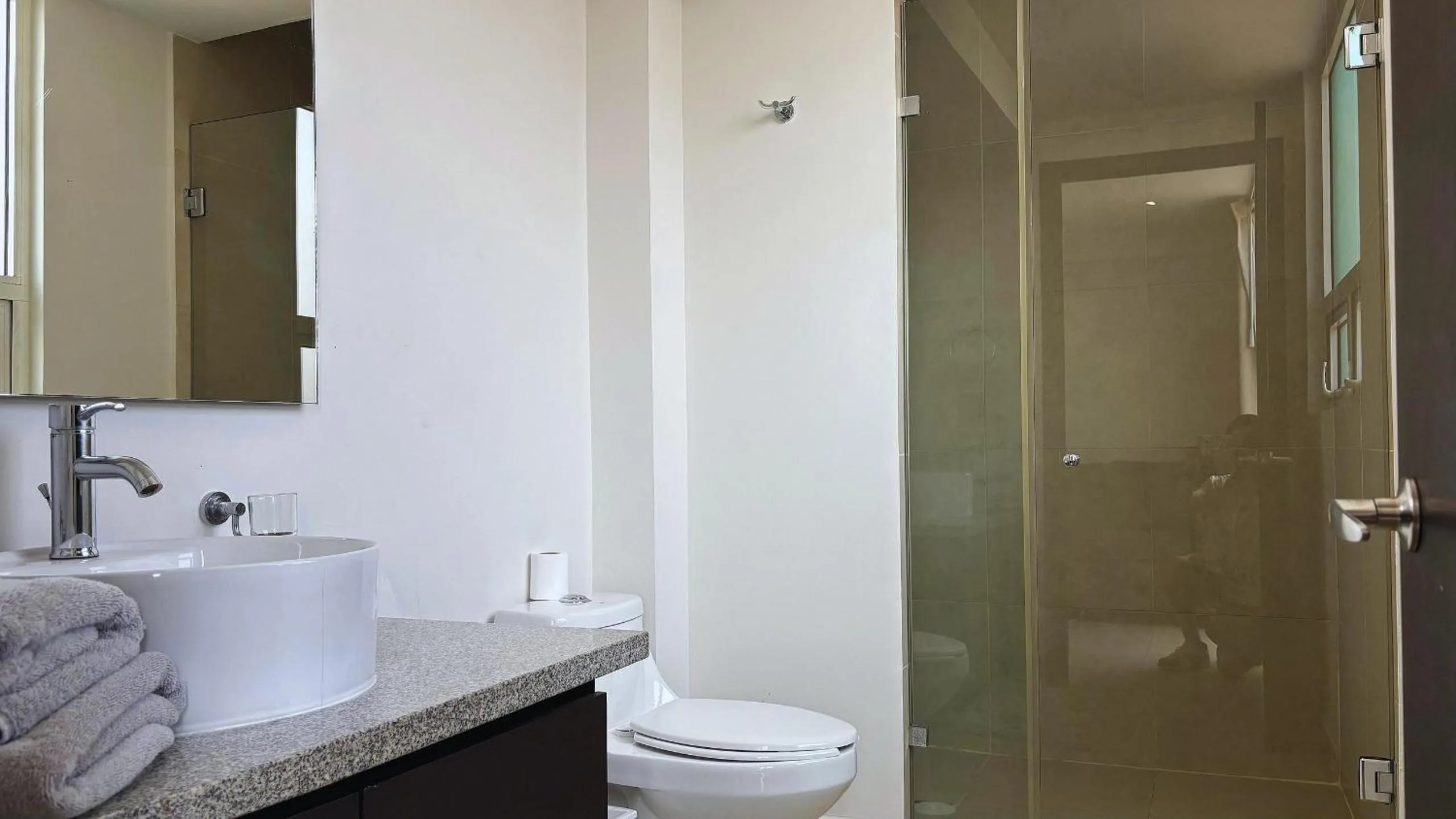 Toilet in Grand Venetian Comfort