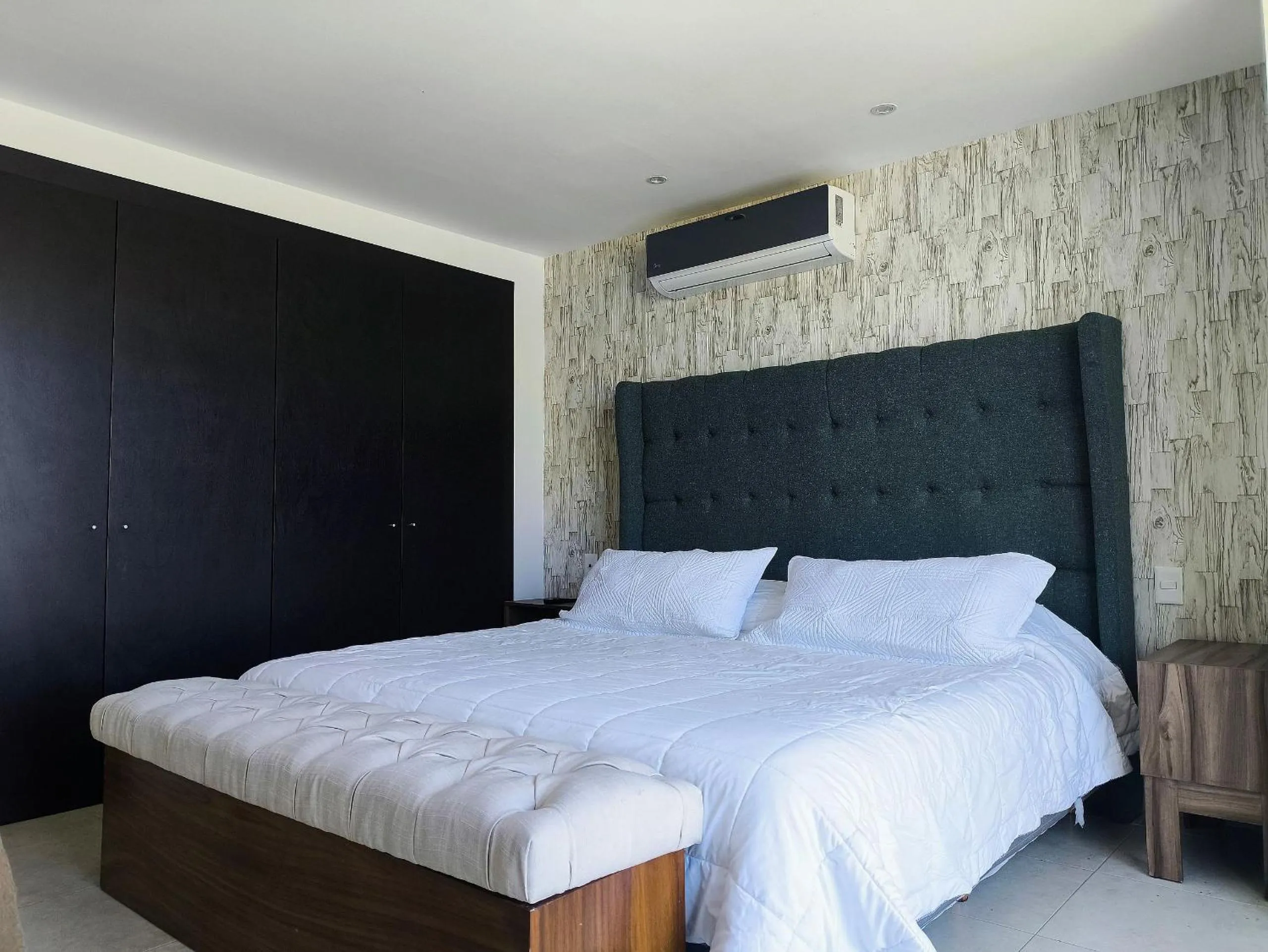 Bed in Grand Venetian Comfort