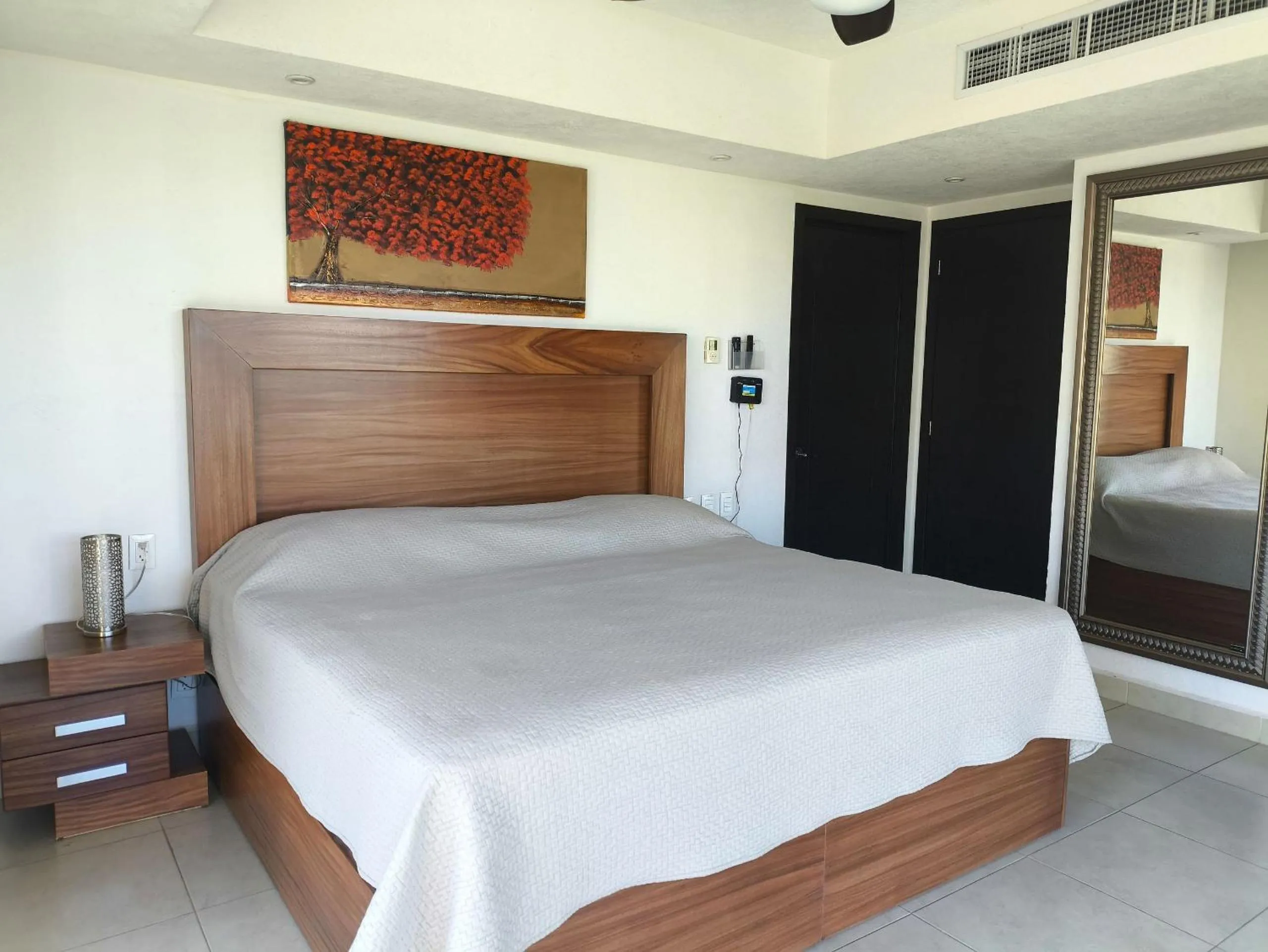 Bed in Grand Venetian Comfort