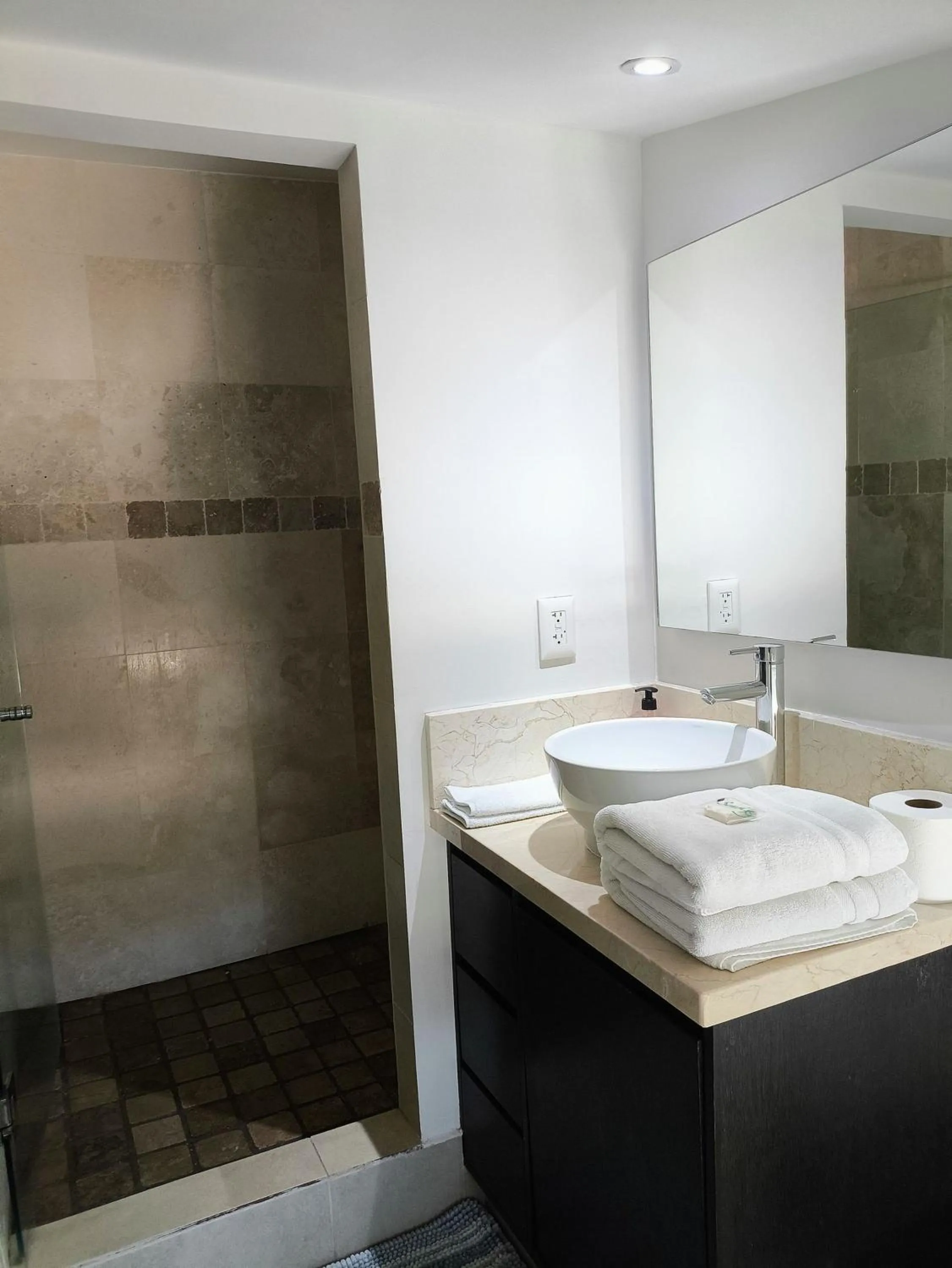 Toilet in Grand Venetian Comfort