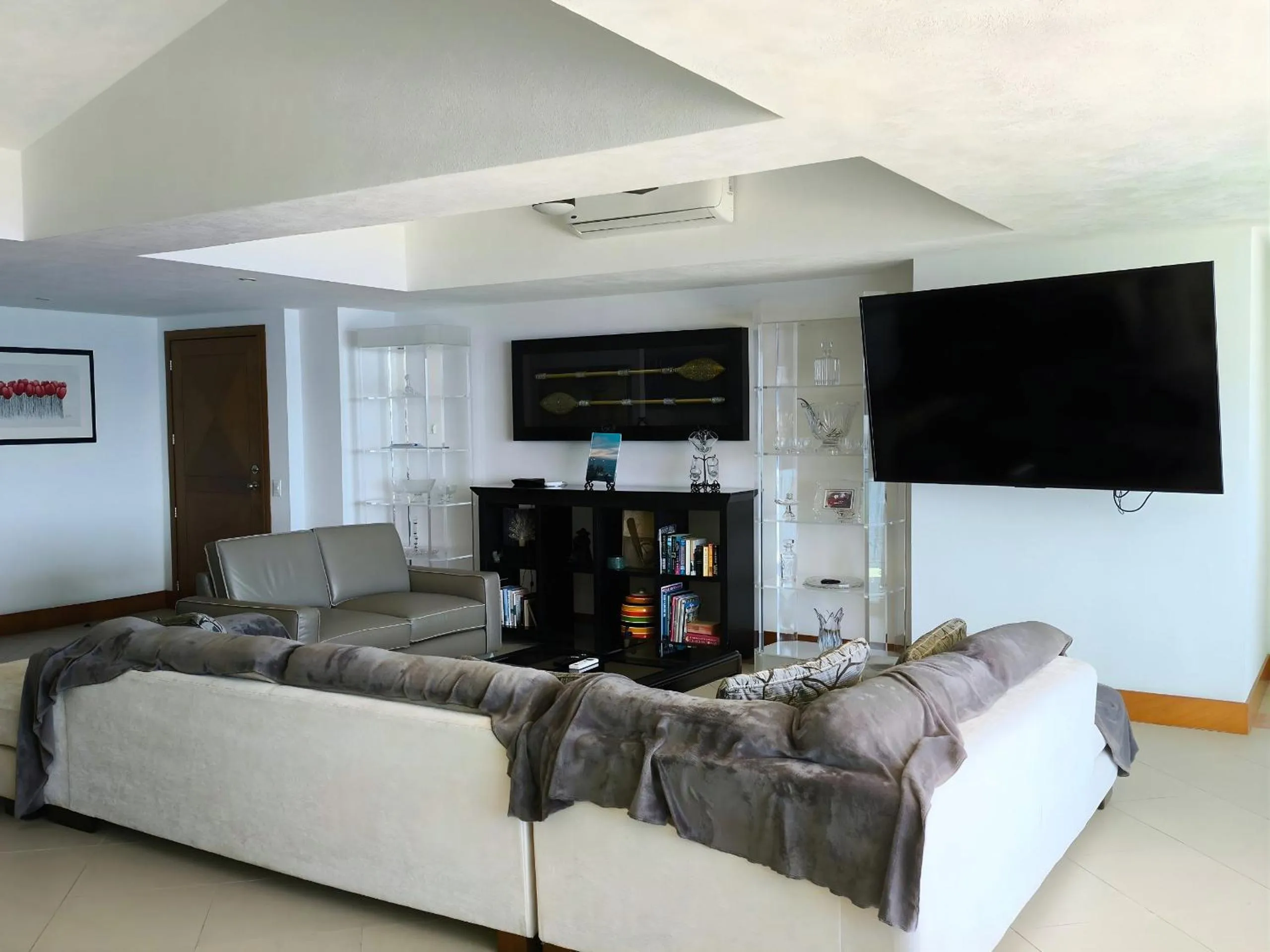 Living room, Bed in Grand Venetian Comfort