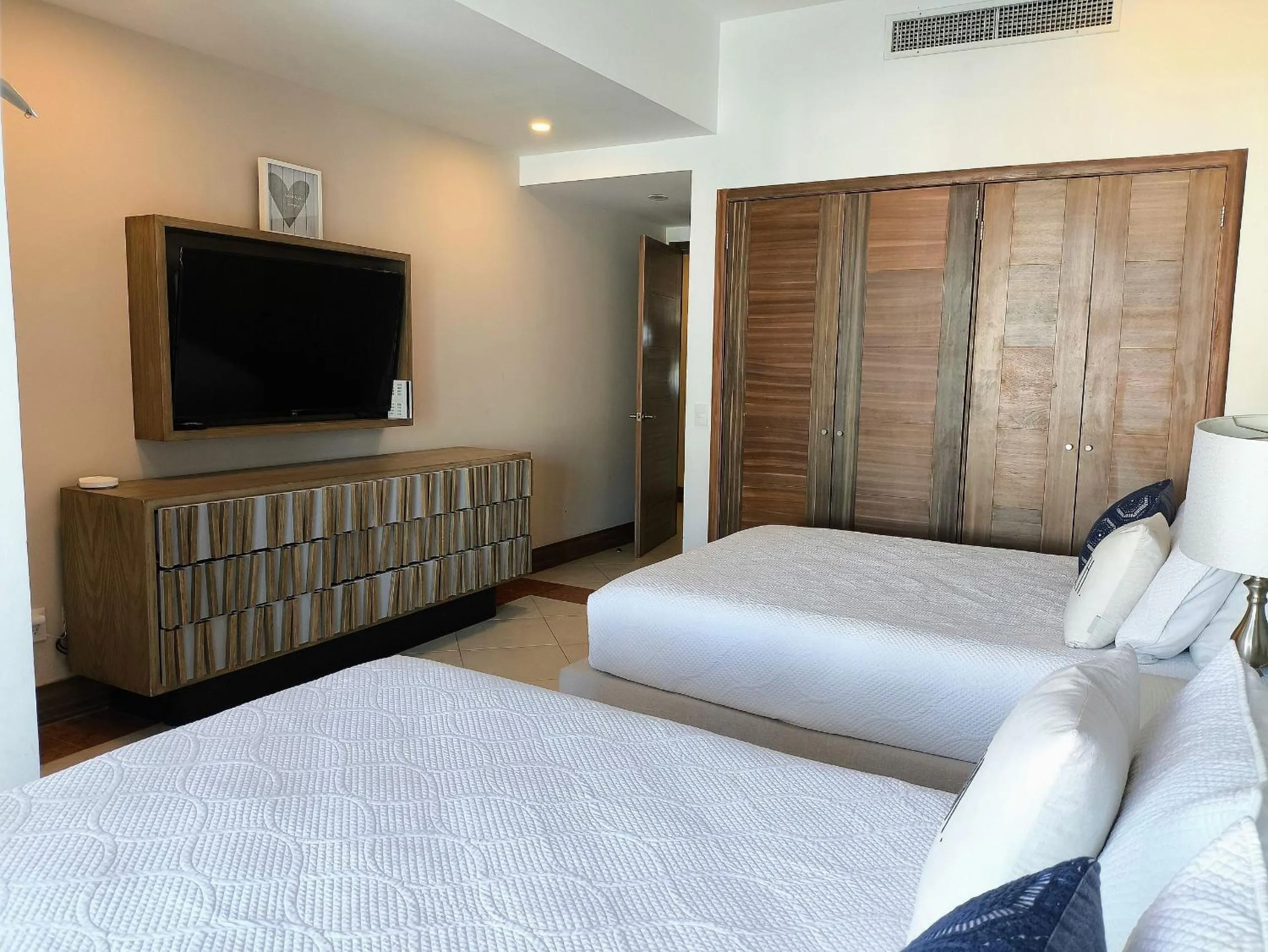 Bed in Grand Venetian Comfort