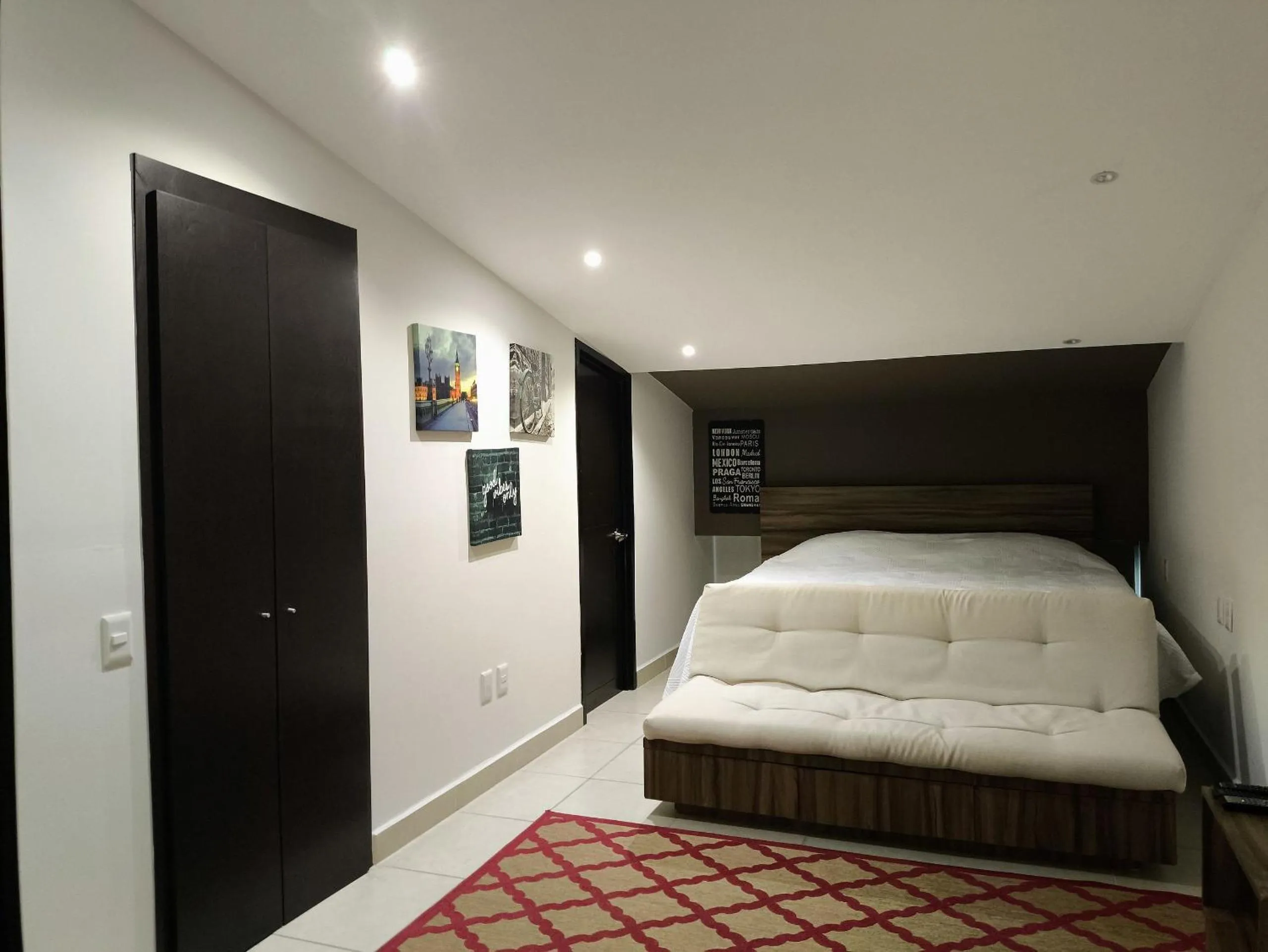 Bed in Grand Venetian Comfort