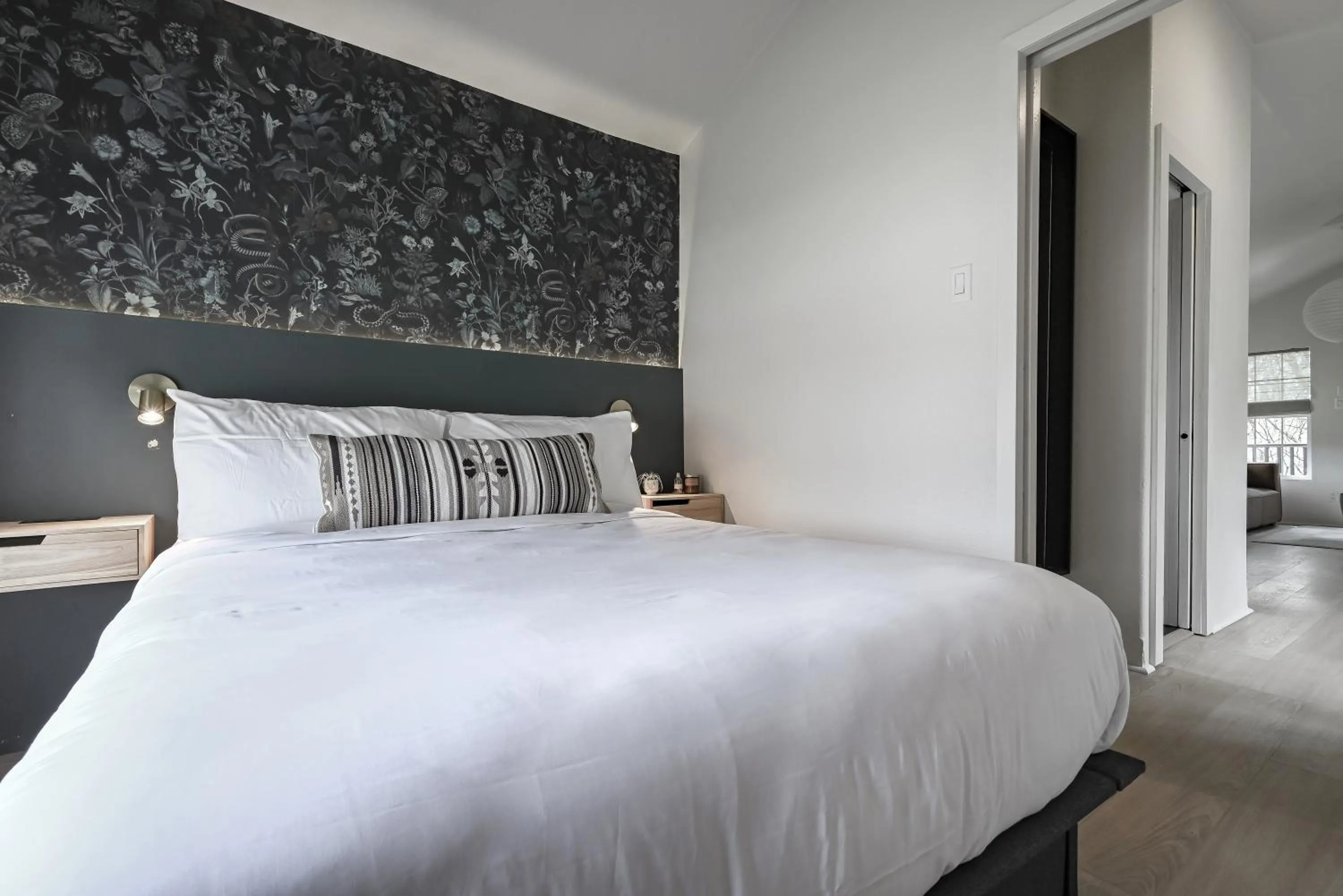 Bed in Melrose River Club Resort