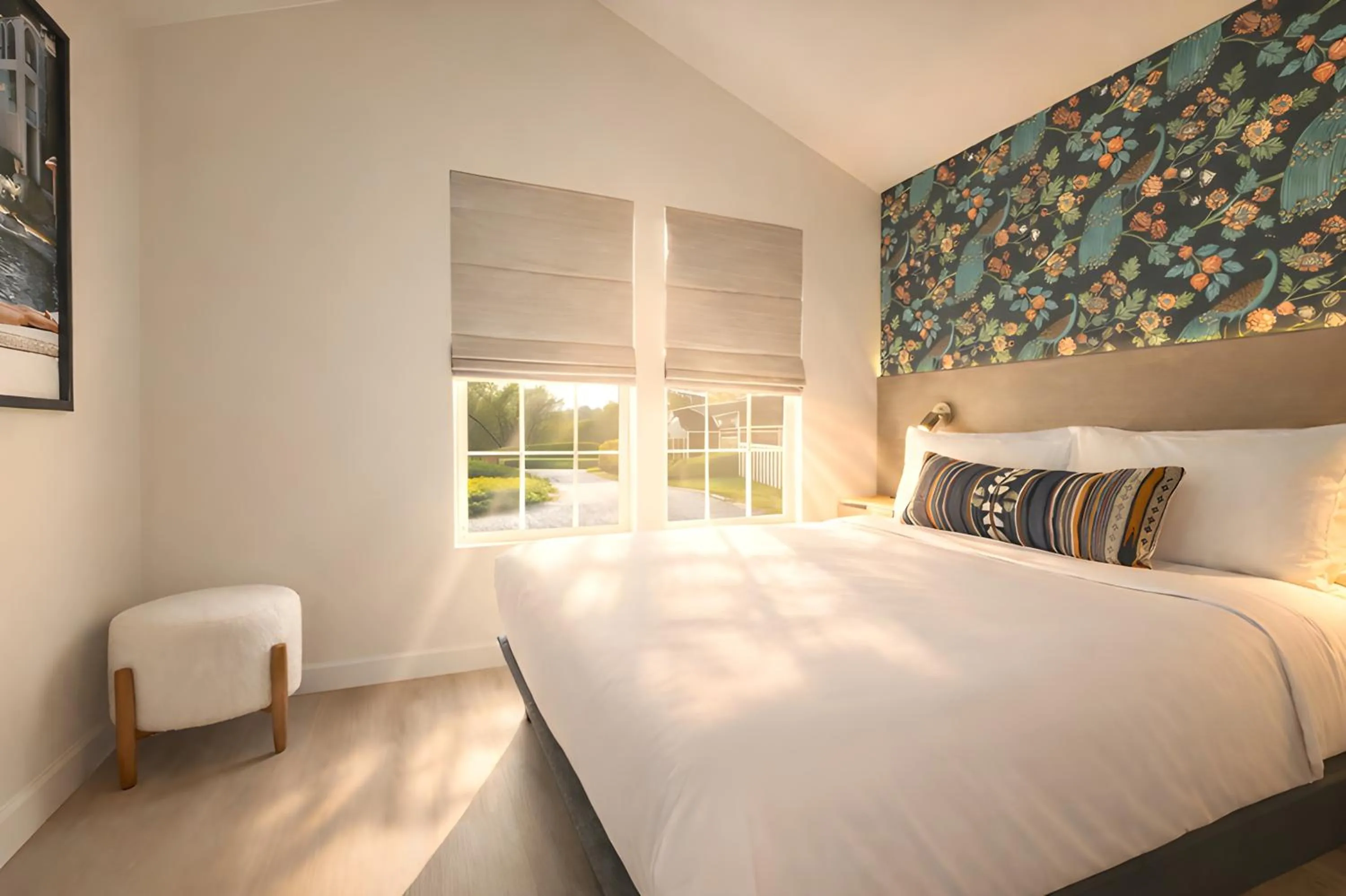 Spring, Bed in Melrose River Club Resort