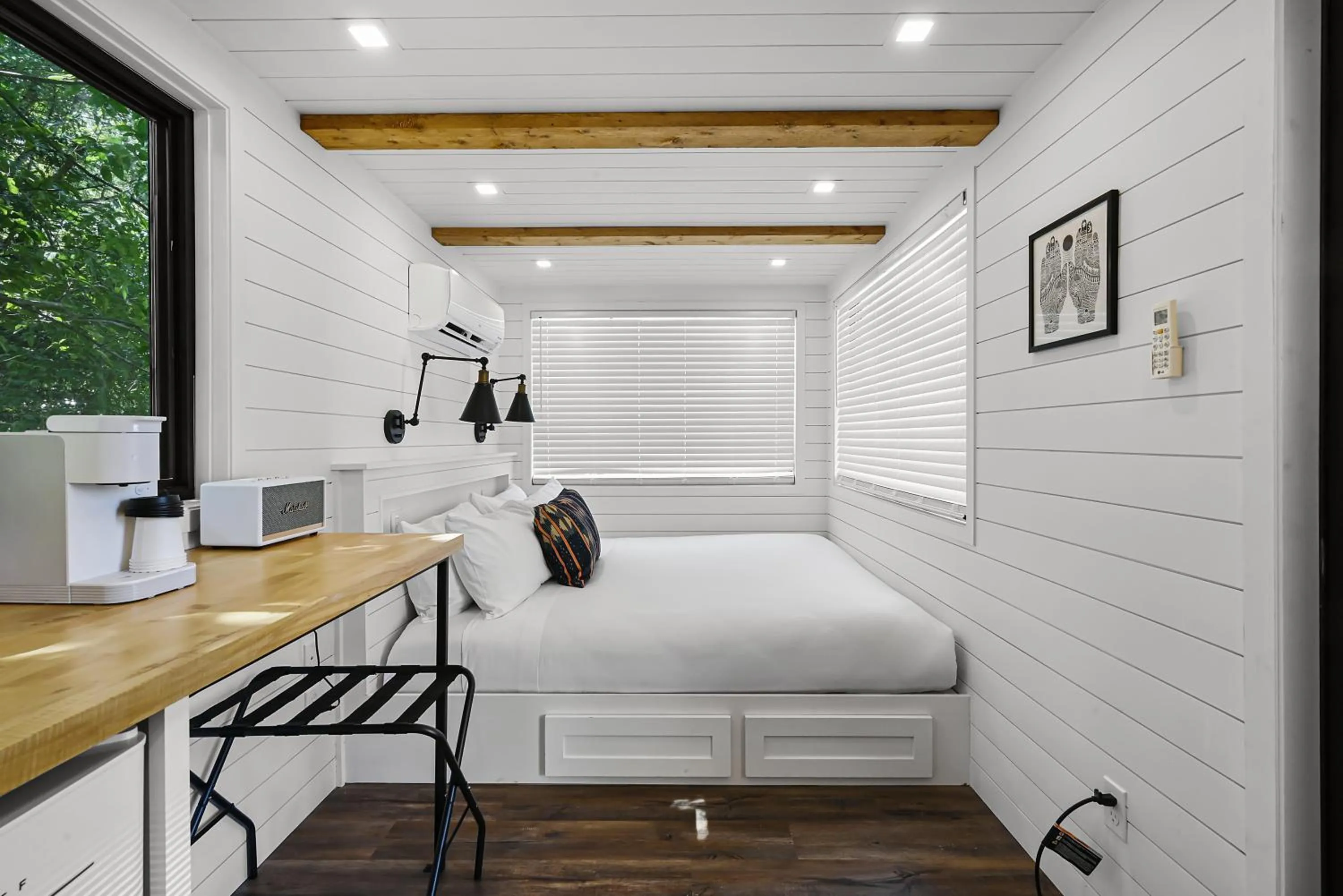 Bed in Melrose River Club Resort