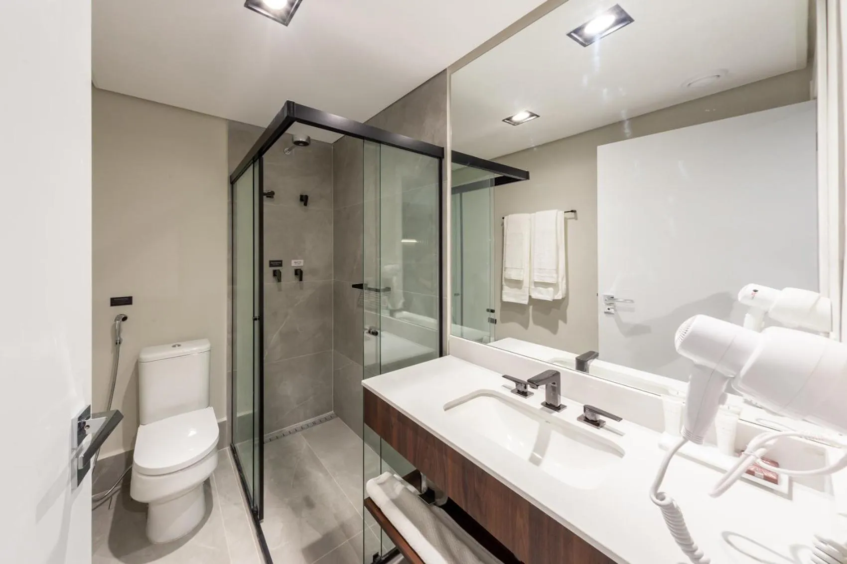 Bathroom in Charlie On The Parc Ibirapuera Hotel