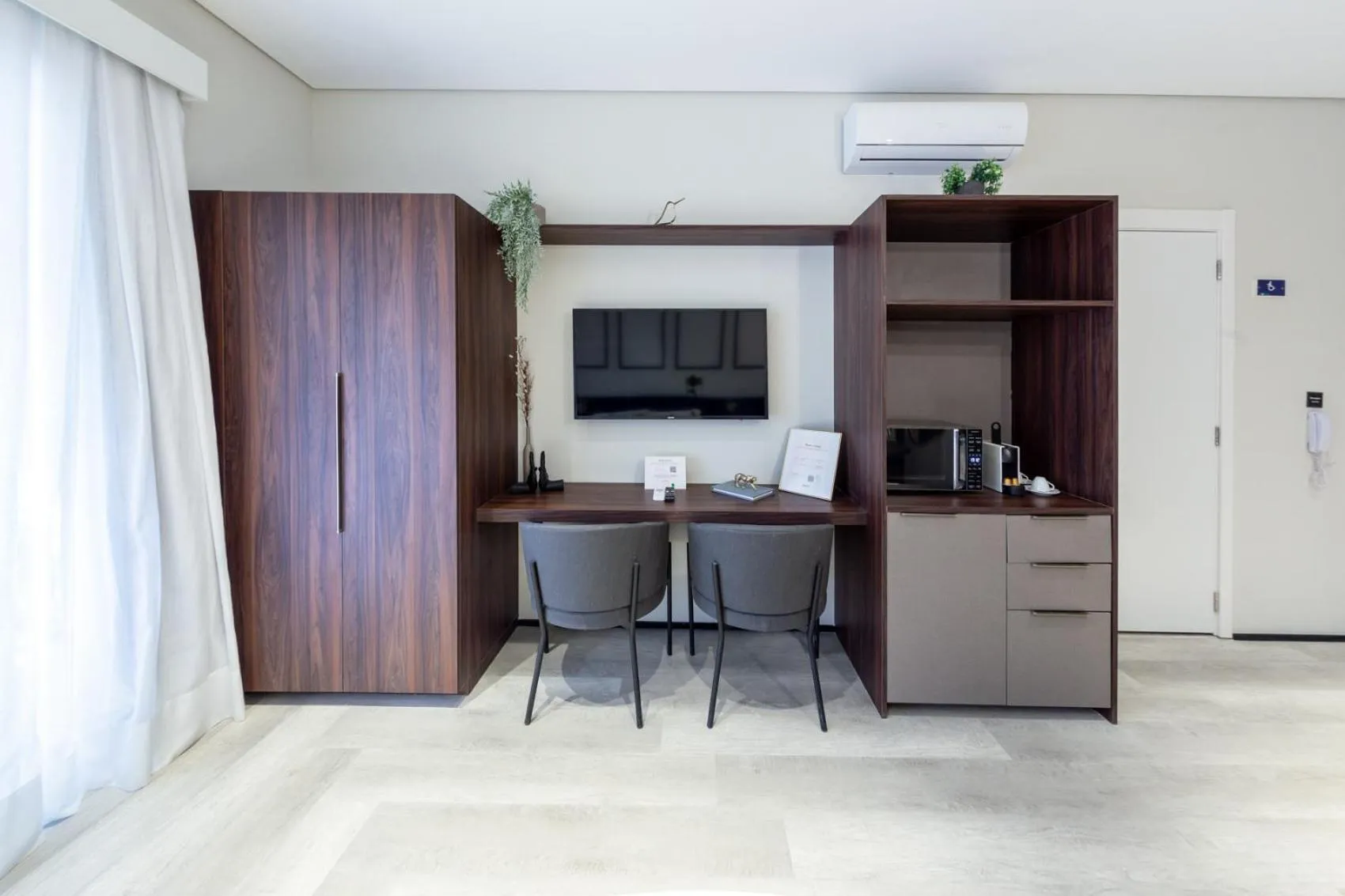 Coffee/tea facilities in Charlie On The Parc Ibirapuera Hotel