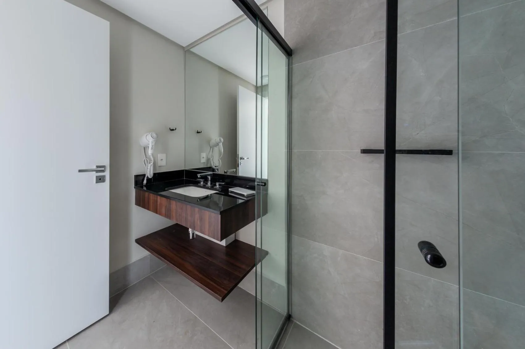 Shower in Charlie On The Parc Ibirapuera Hotel