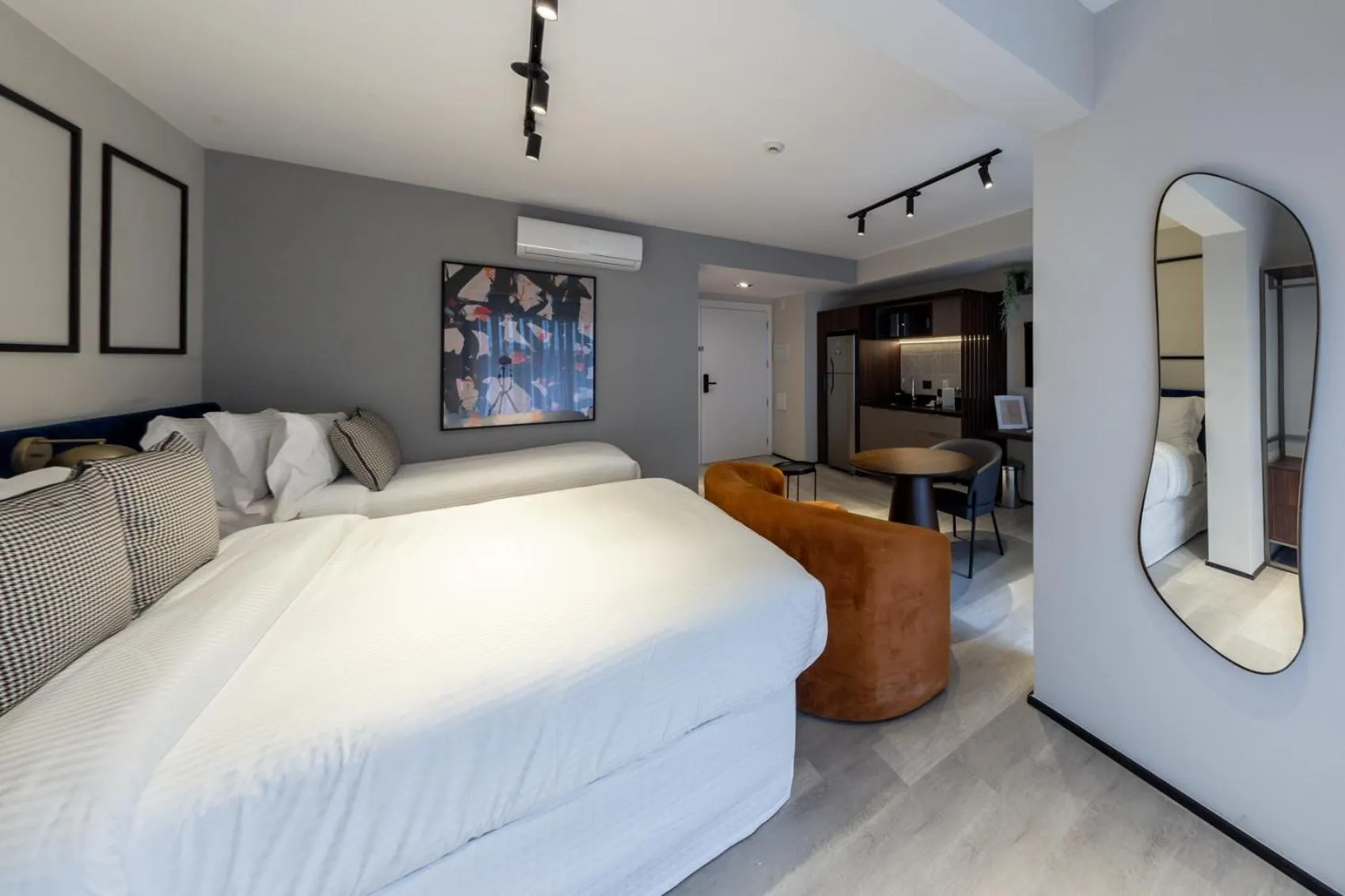 TV and multimedia, Bed in Charlie On The Parc Ibirapuera Hotel