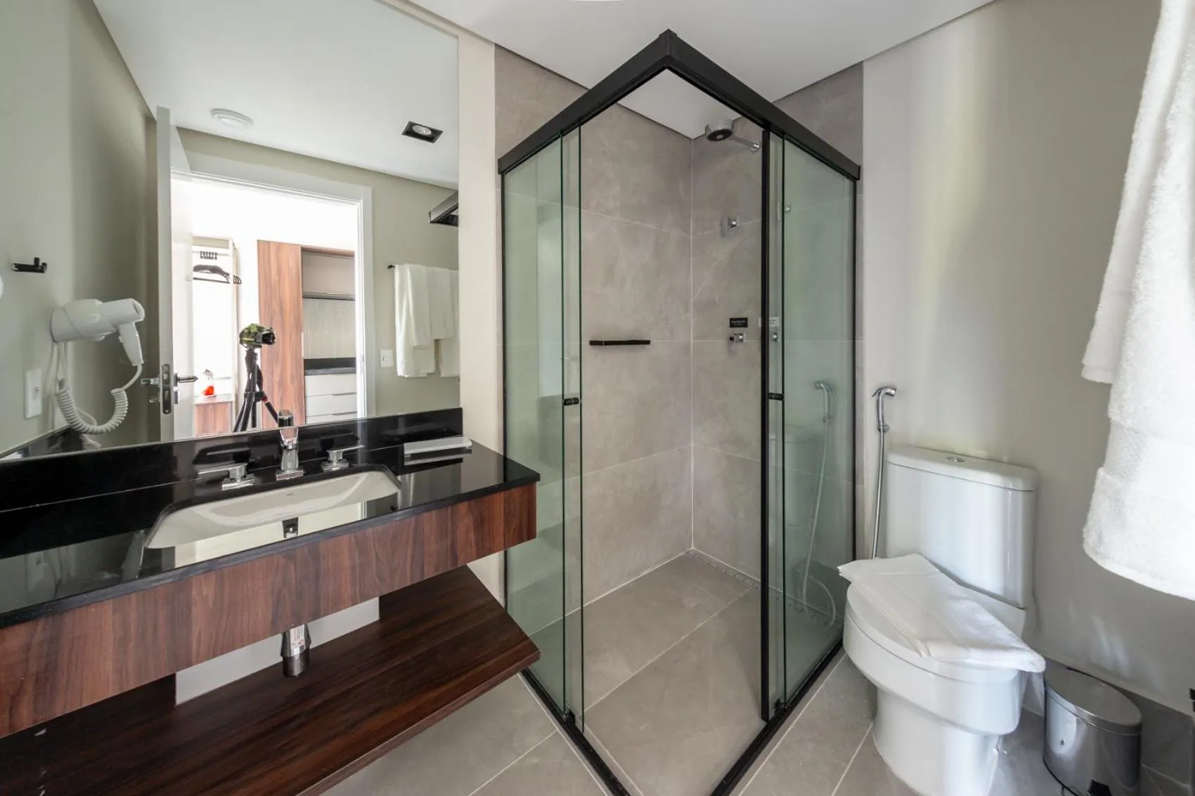 Shower in Charlie On The Parc Ibirapuera Hotel