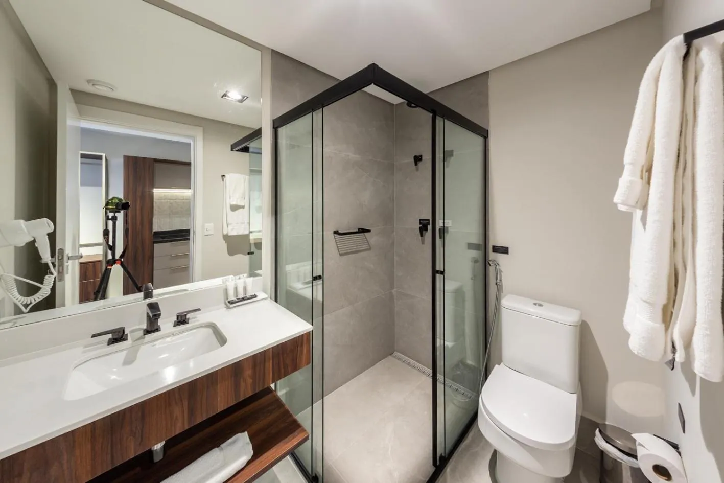 Shower in Charlie On The Parc Ibirapuera Hotel