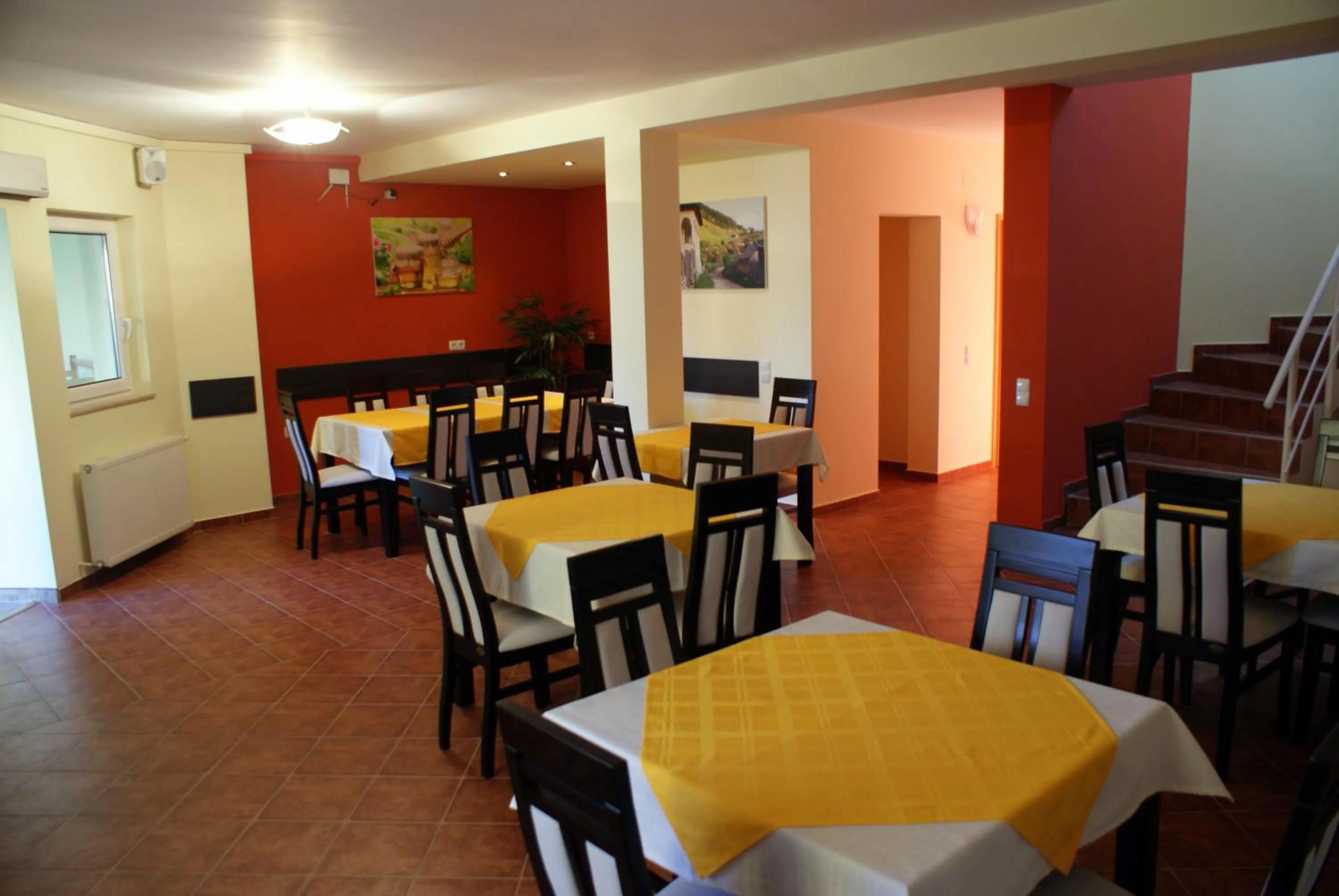 Restaurant/places to eat in Casa Ardeleneasca