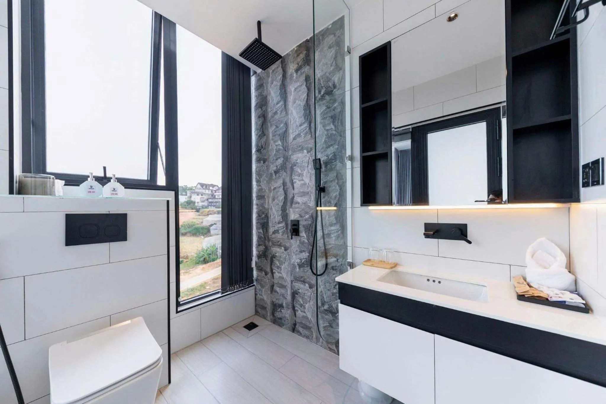 Bathroom in LYN's HOTEL