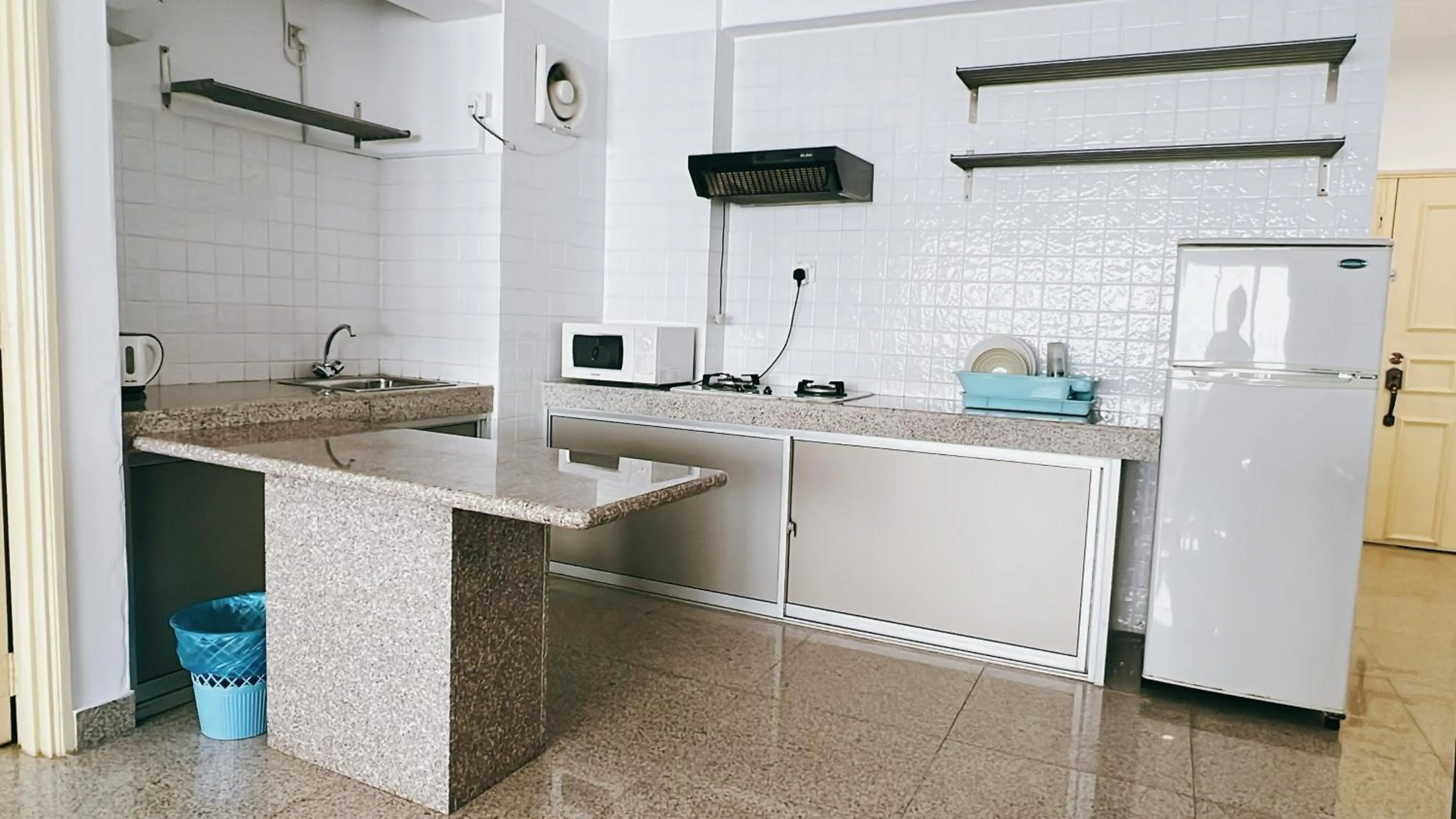 Kitchen or kitchenette in Cloud Forest Homestay Genting Highlands