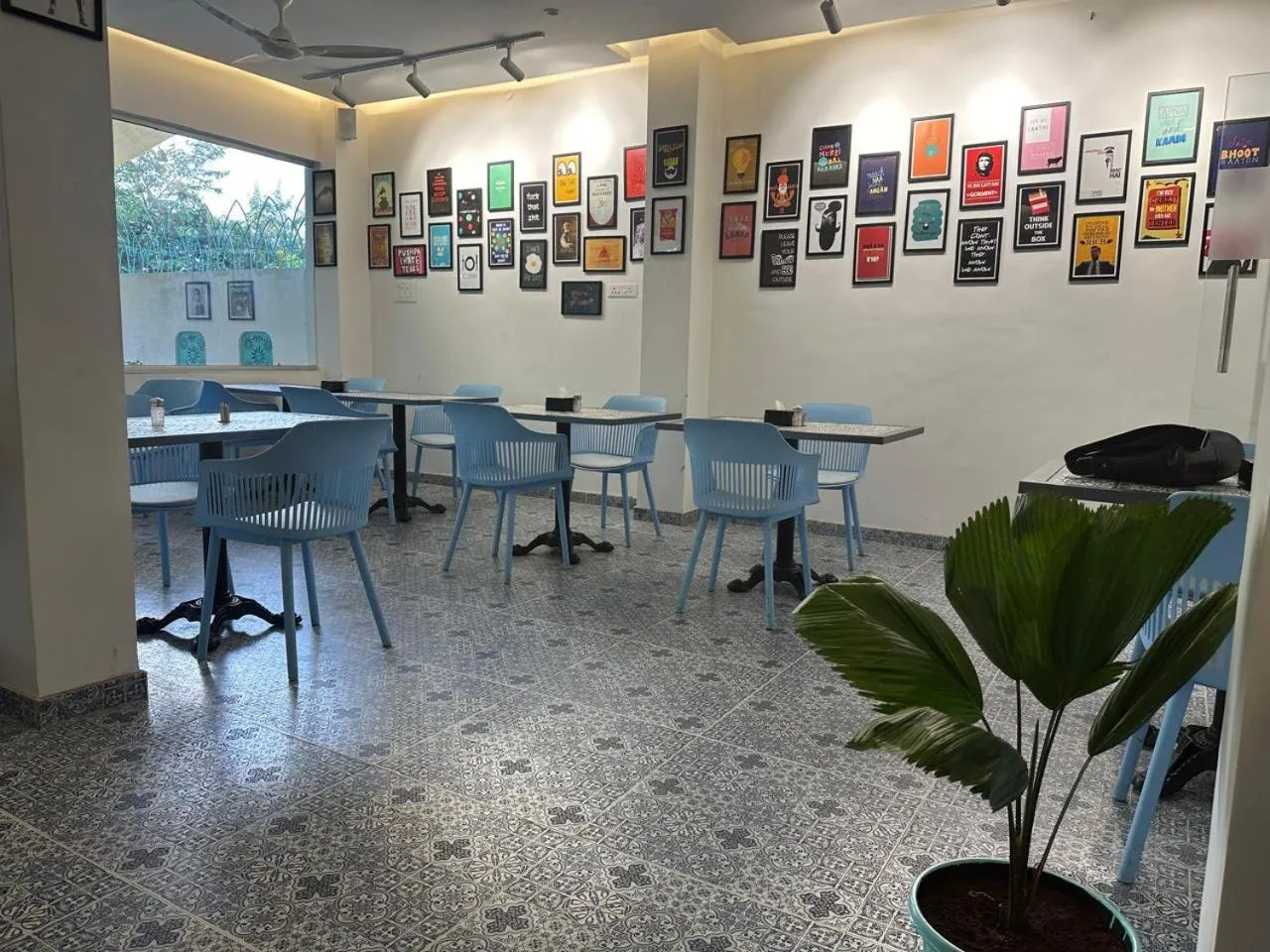 Restaurant/places to eat in StayBird - Divine Suites, Business Hotel, Kharadi