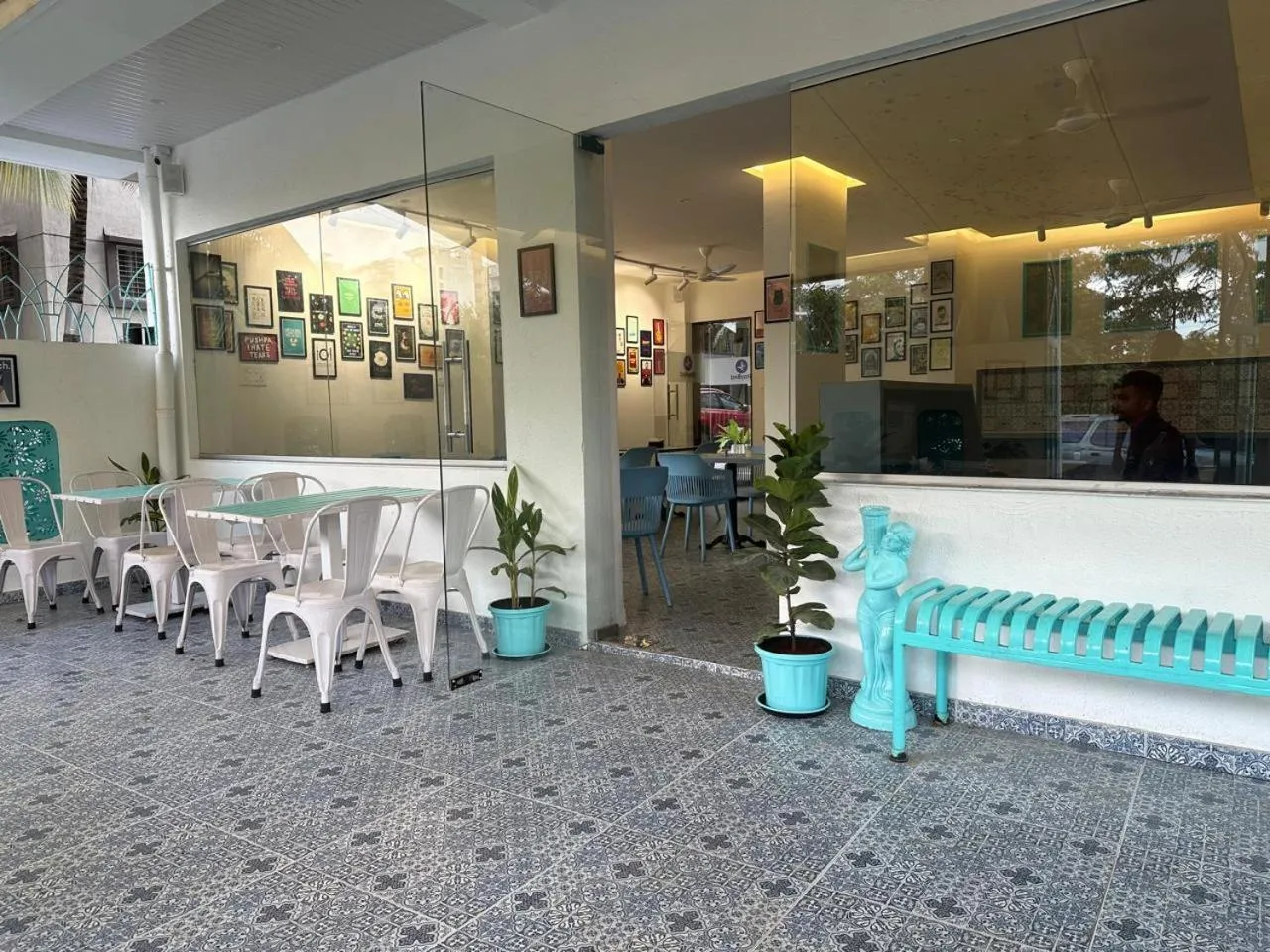 Restaurant/places to eat in StayBird - Divine Suites, Business Hotel, Kharadi