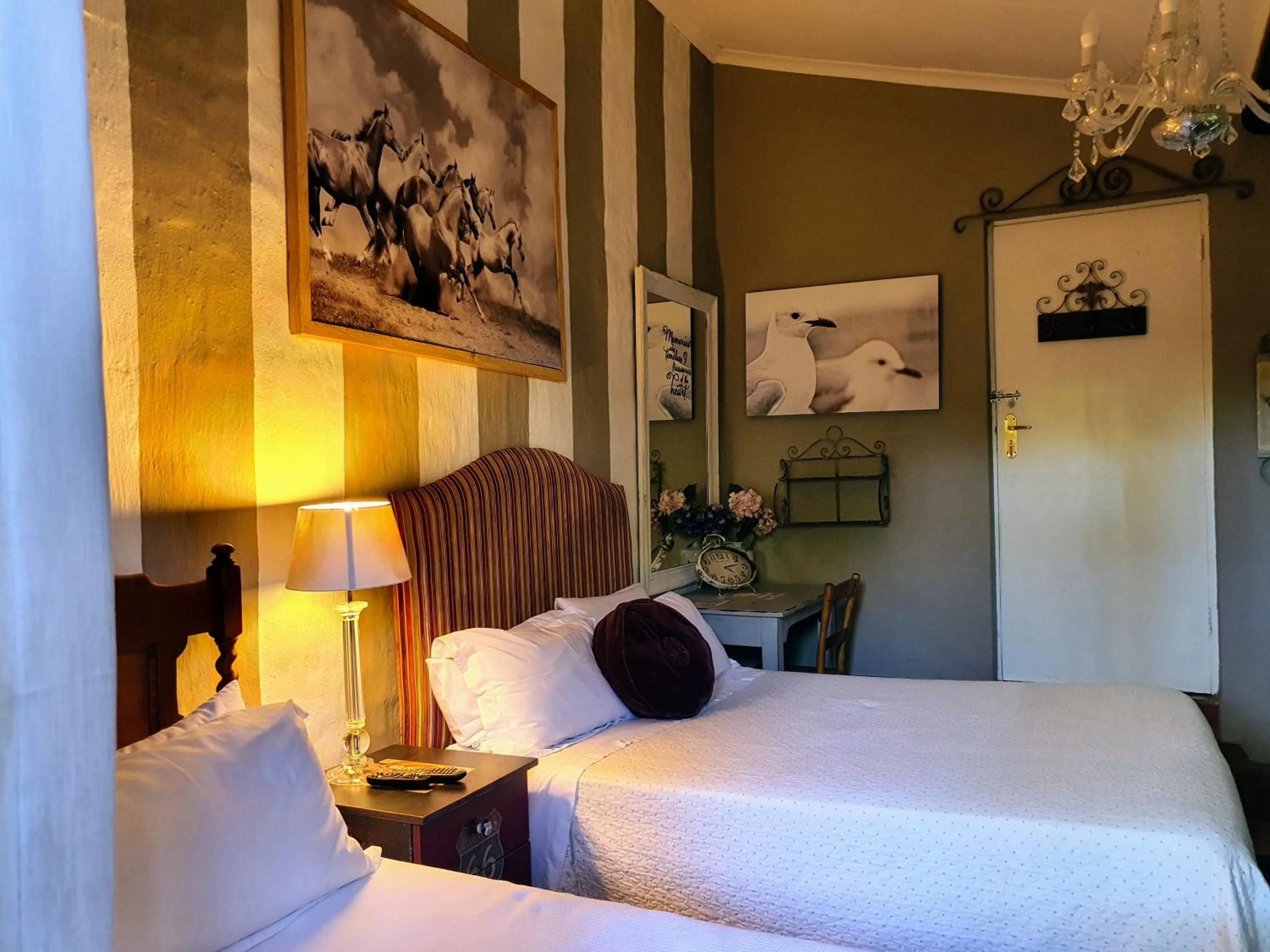 Bed in Waterhouse Guest Lodge - Indus Street