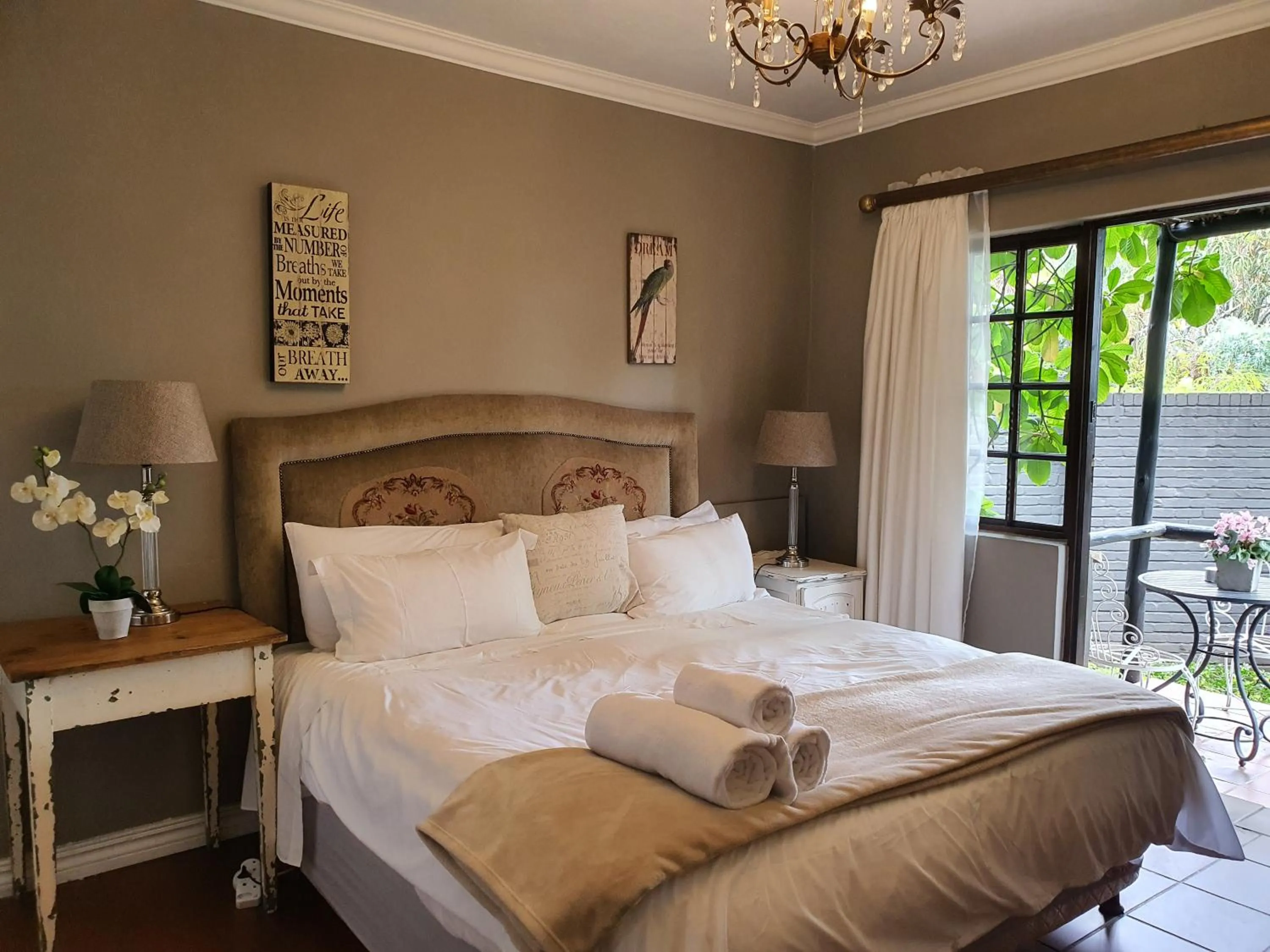 Bed in Waterhouse Guest Lodge - Indus Street