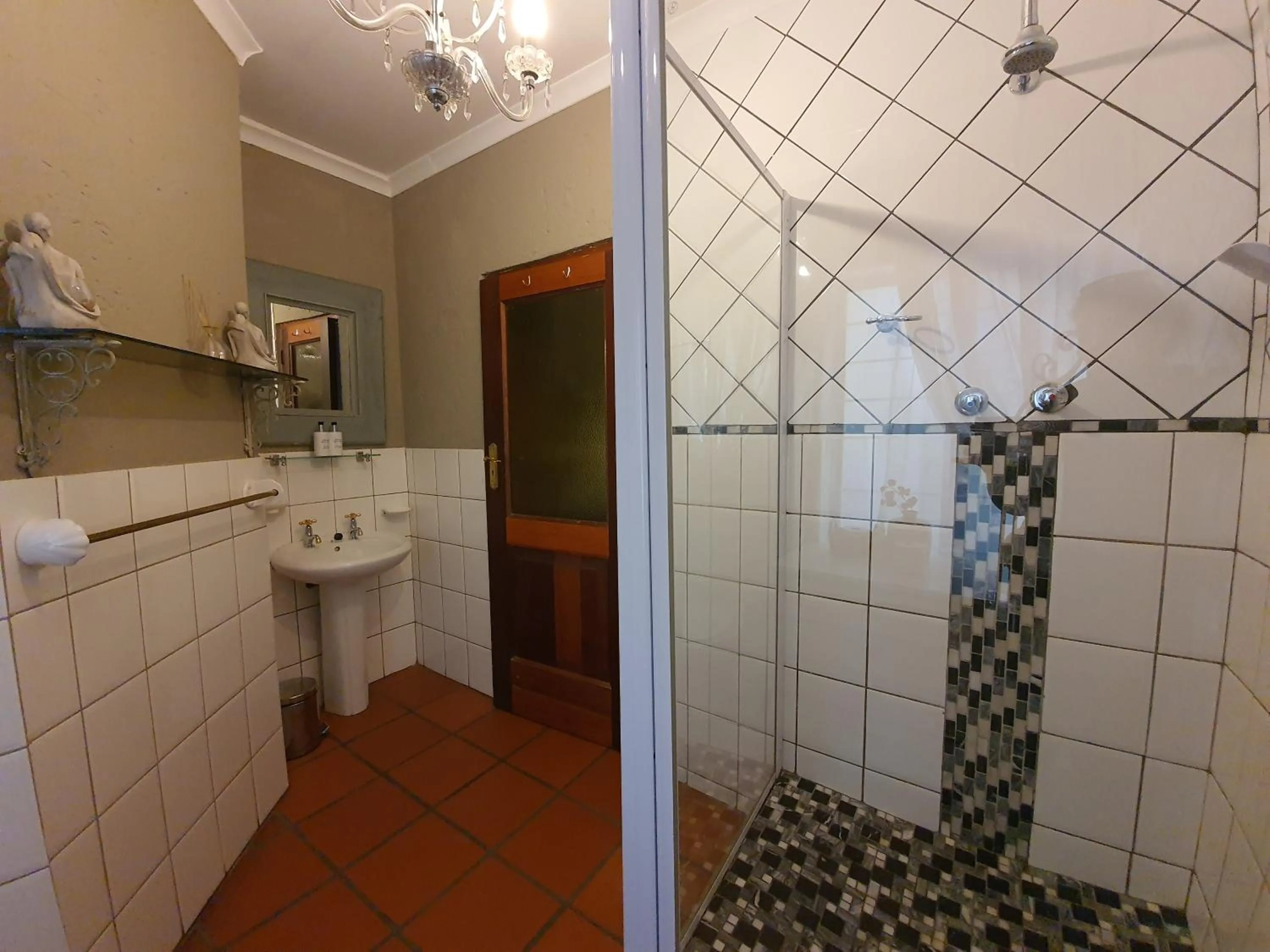 Waterhouse Guest Lodge - Indus Street