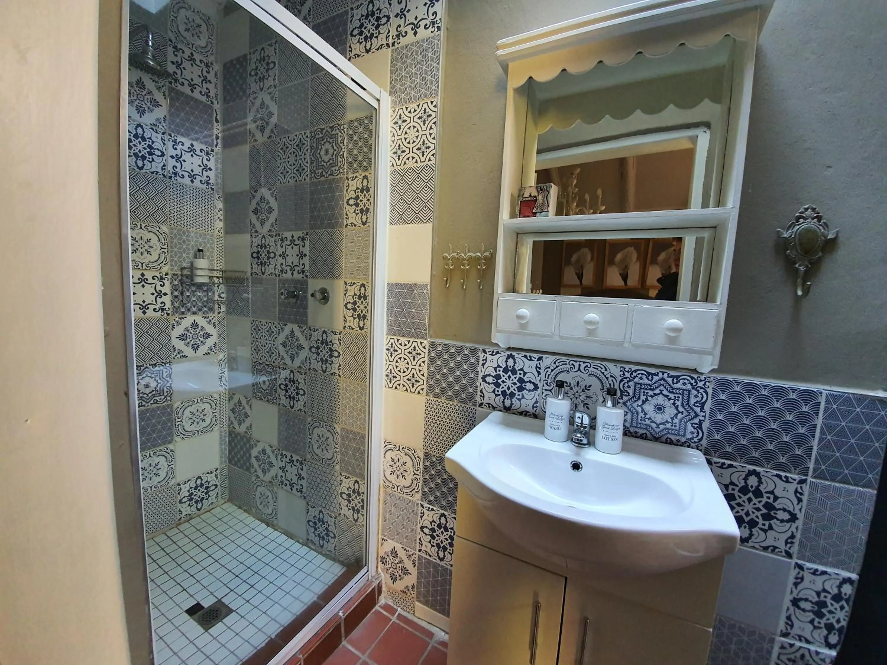 Bathroom in Waterhouse Guest Lodge - Indus Street