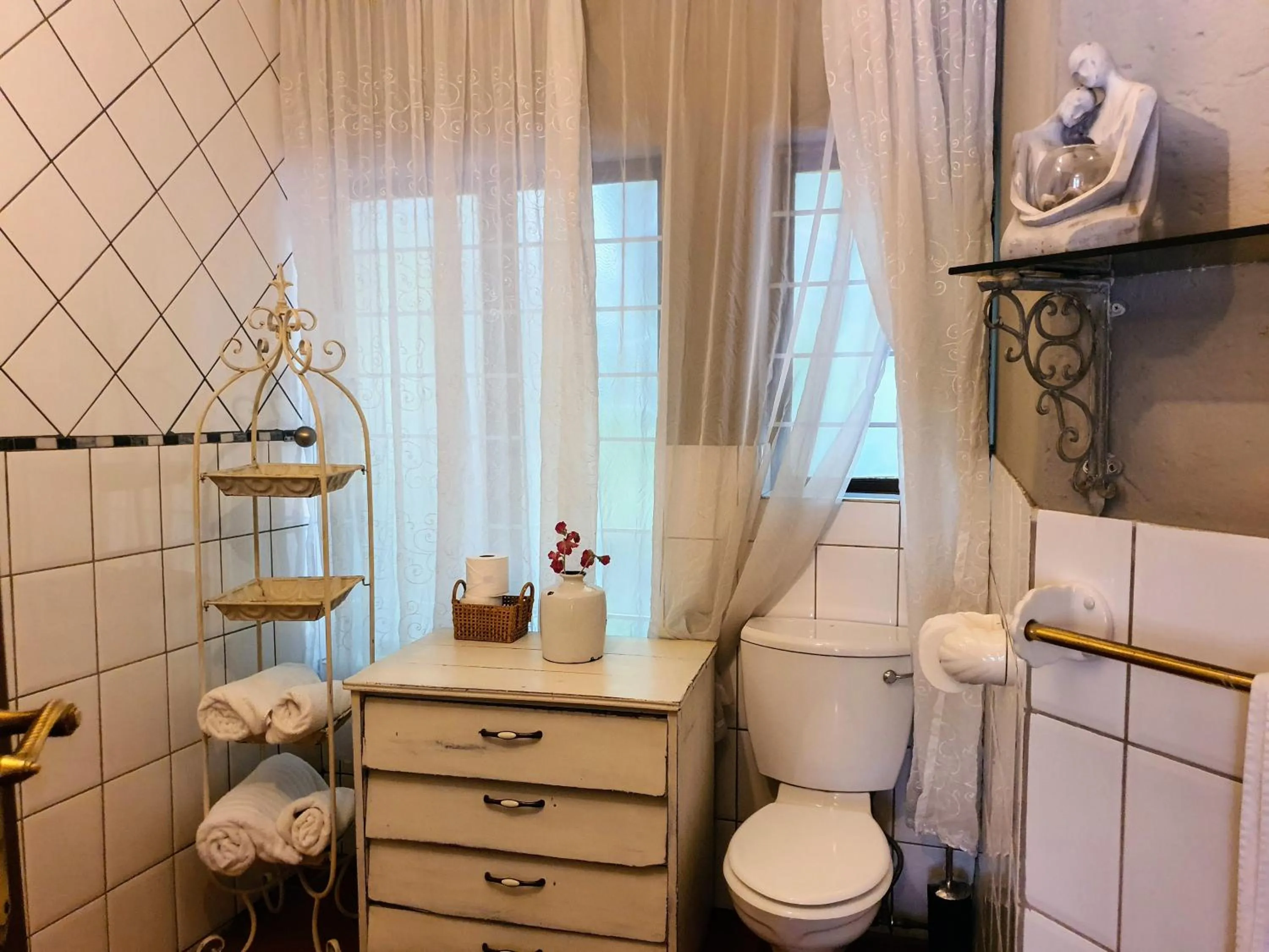 Waterhouse Guest Lodge - Indus Street