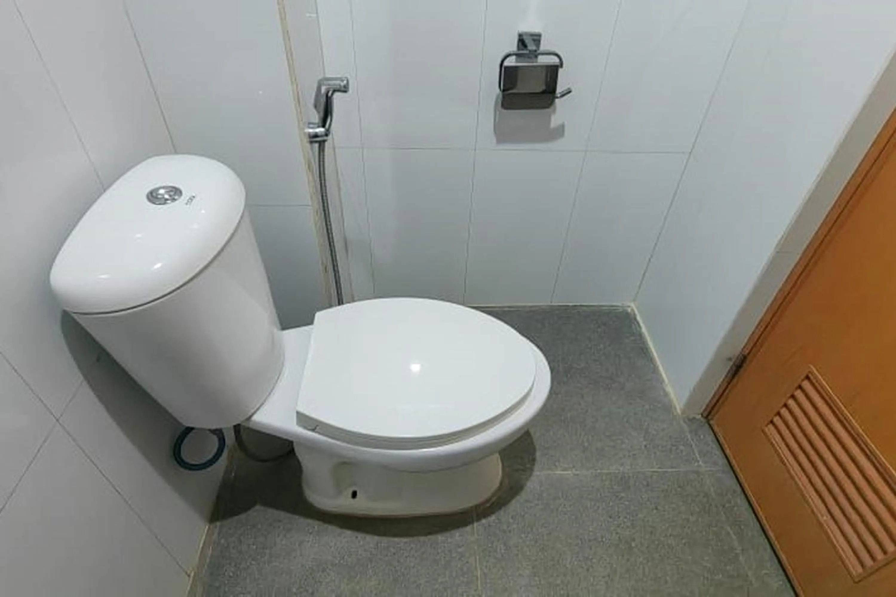 Toilet in Summer Wind Pension