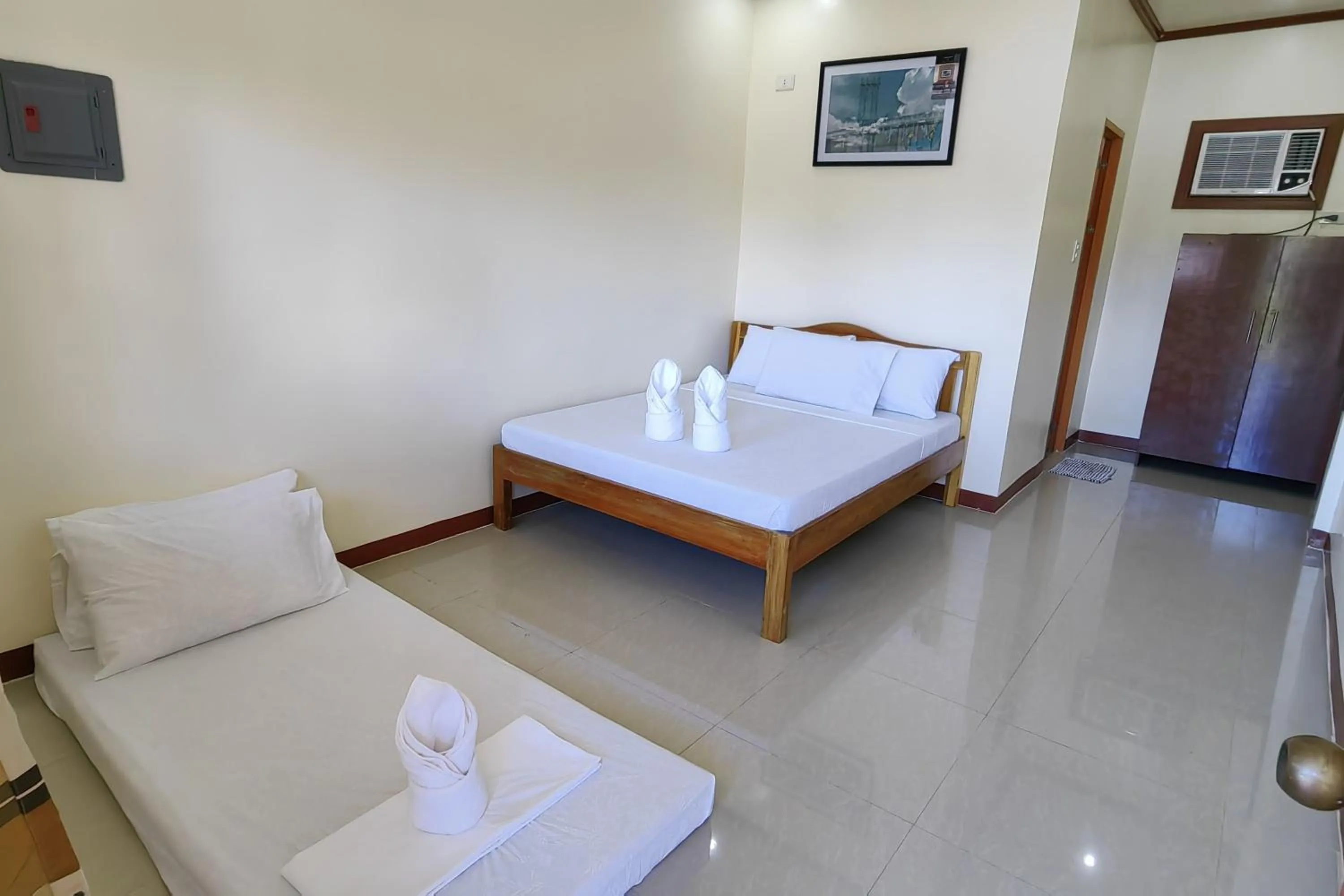 Photo of the whole room, Bed in Summer Wind Pension