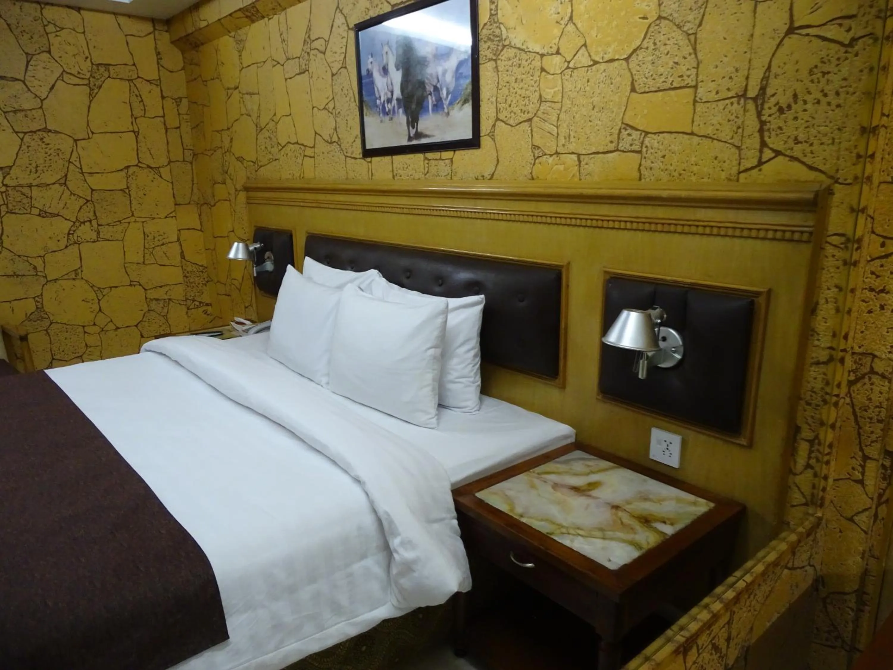 Bed in Hotel One Karachi