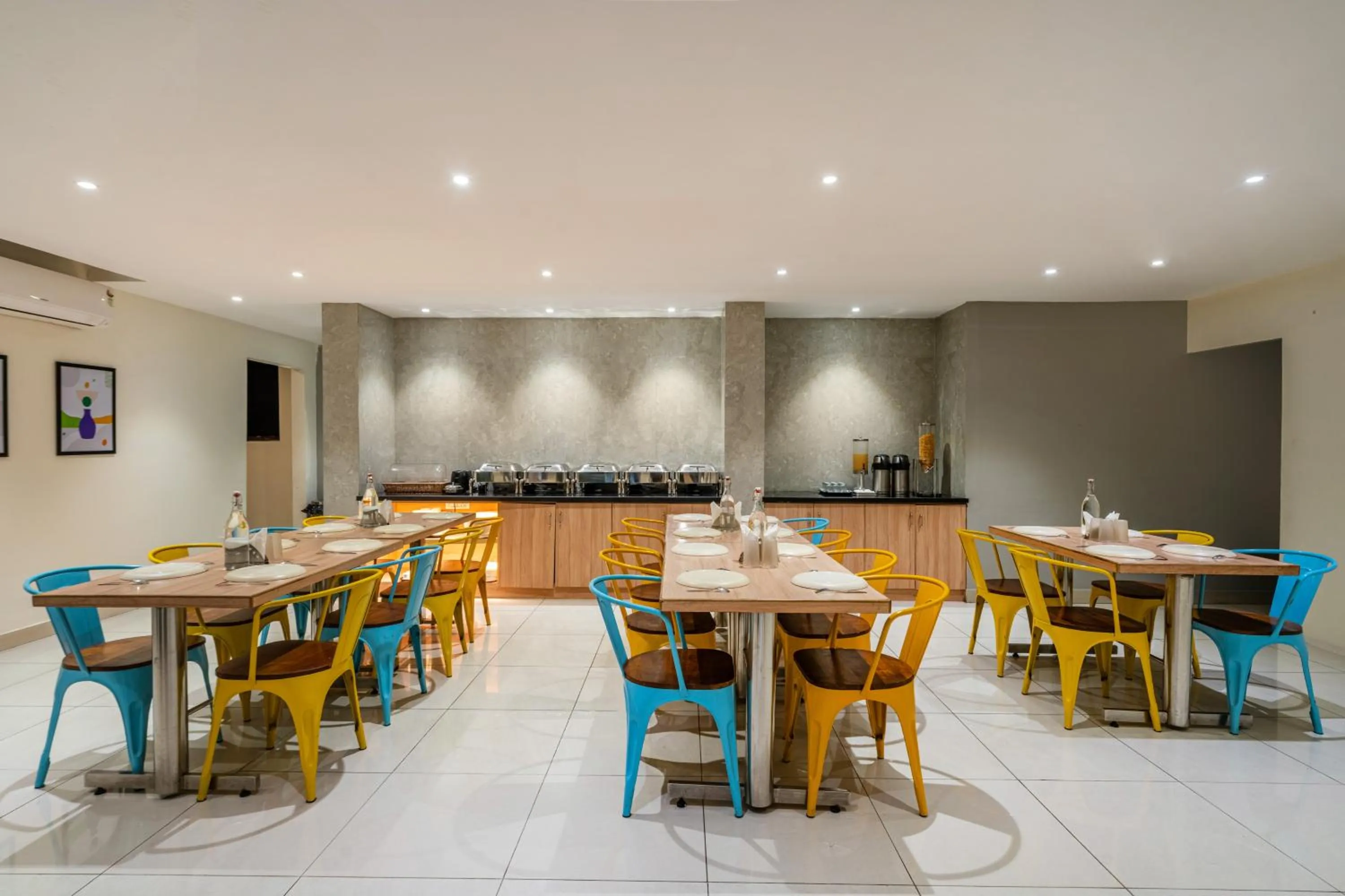 Dining area in Treebo Sapphire Bliss