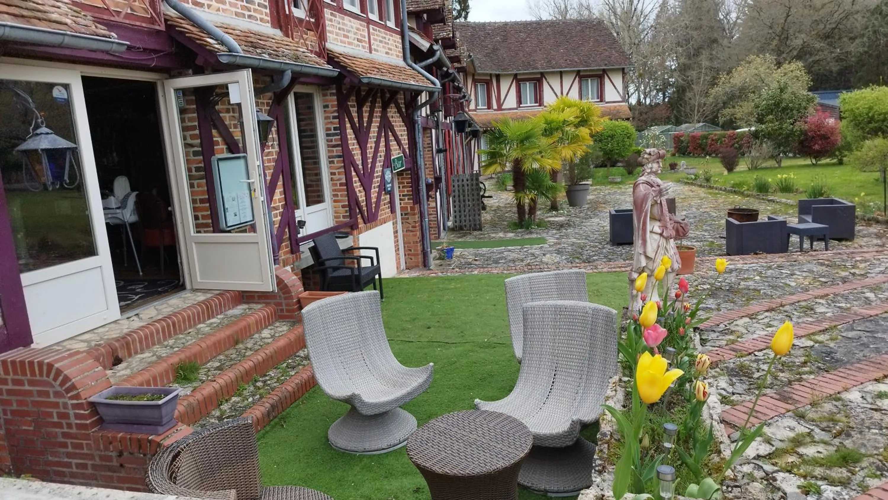 Property building in Hotel Moulin de Villiers