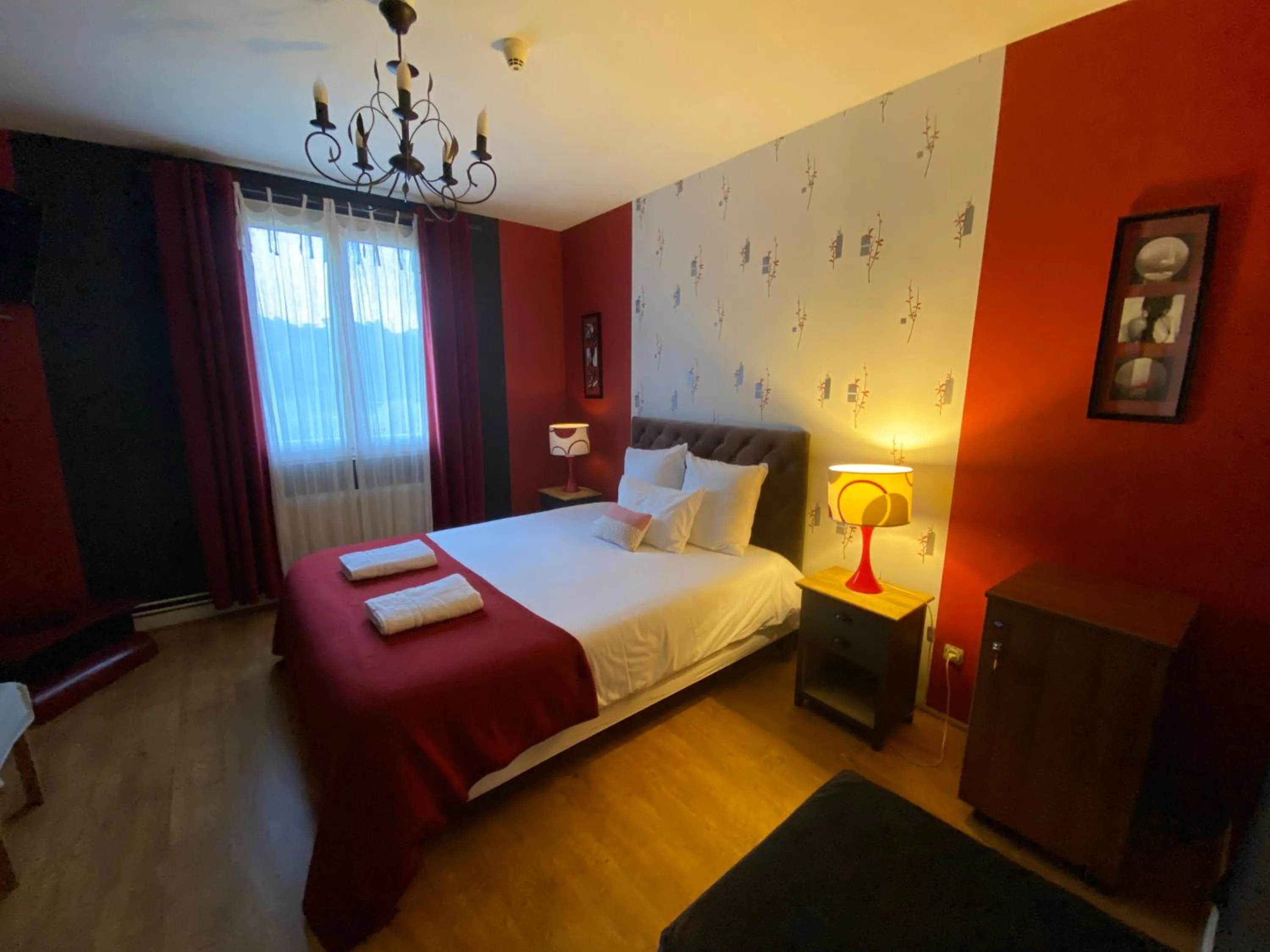 Photo of the whole room, Bed in Hotel Moulin de Villiers