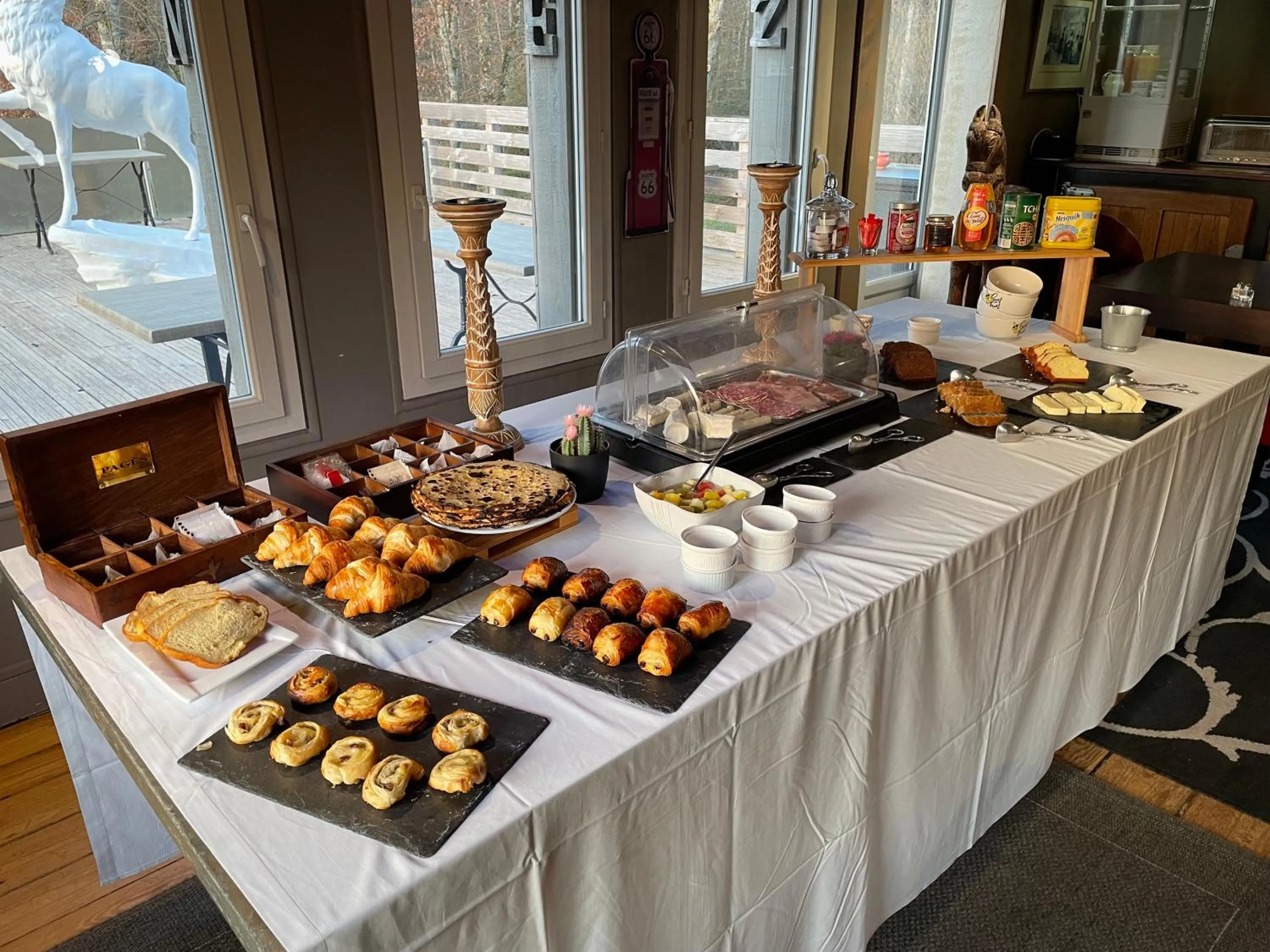 Food and drinks in Hotel Moulin de Villiers