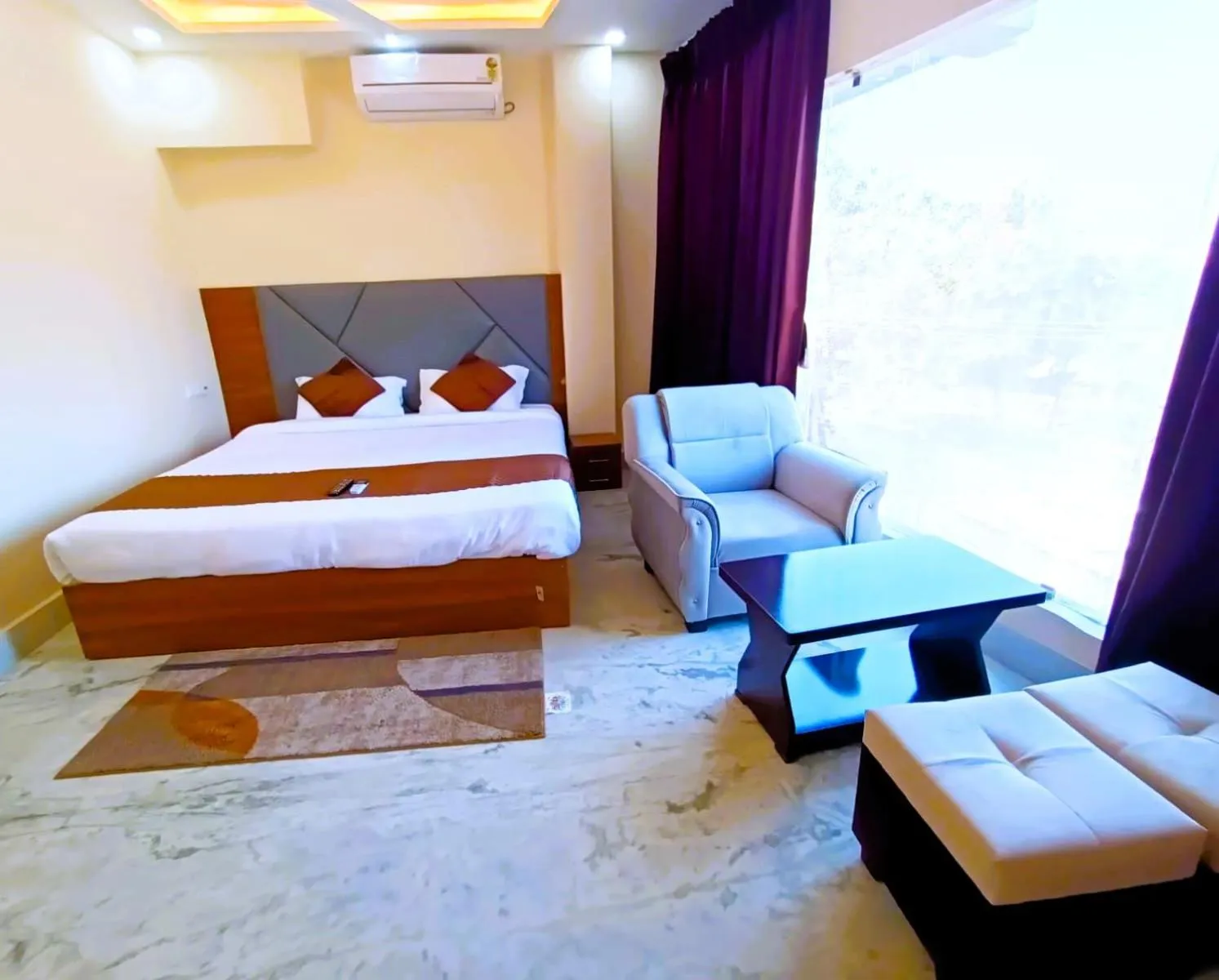 Property building, Bed in Collection O Hotel Danish Dreamstay