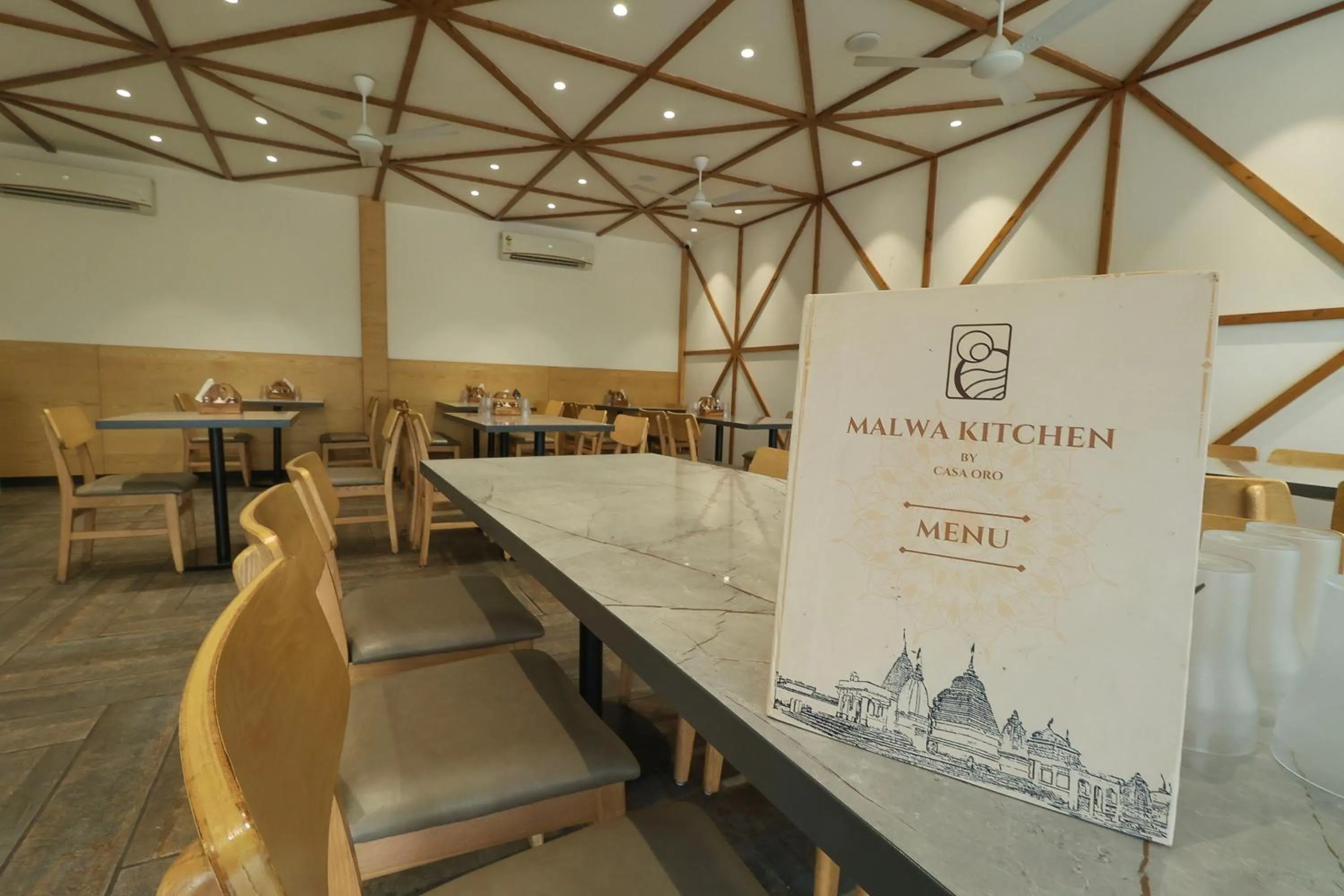 Restaurant/places to eat in Casa Oro