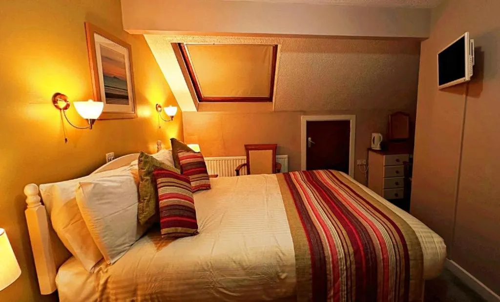 Bedroom, Bed in Ocean Haze Hotel