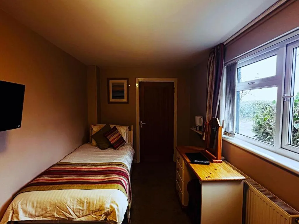 Bedroom, Bed in Ocean Haze Hotel