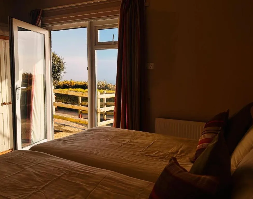 Bedroom, Bed in Ocean Haze Hotel