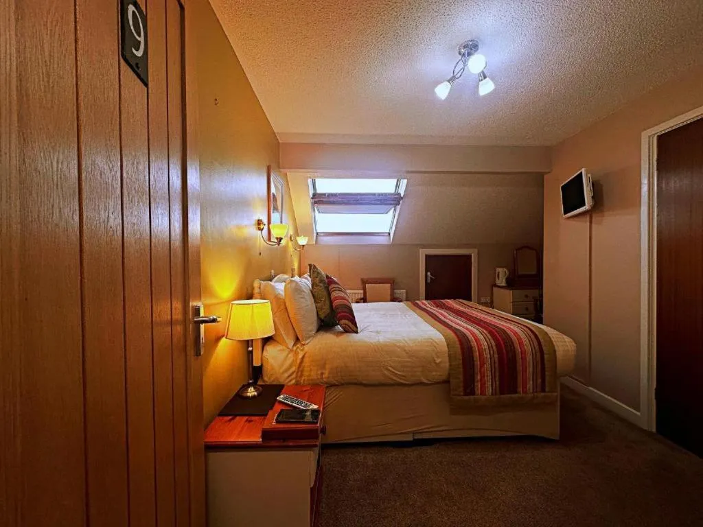 Bedroom, Bed in Ocean Haze Hotel